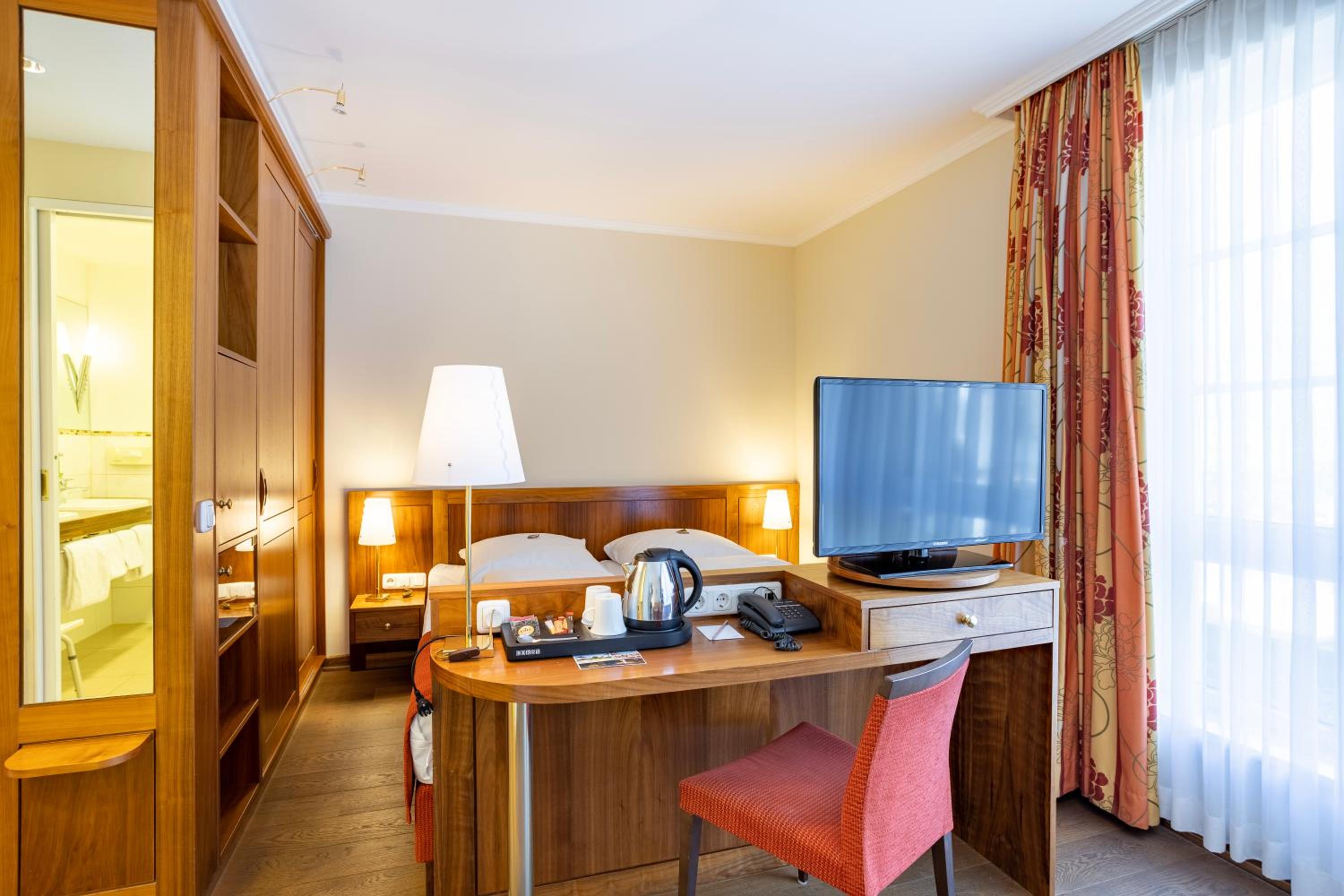 Deluxe Double Room with Shower (Allergy-Friendly) photo 1