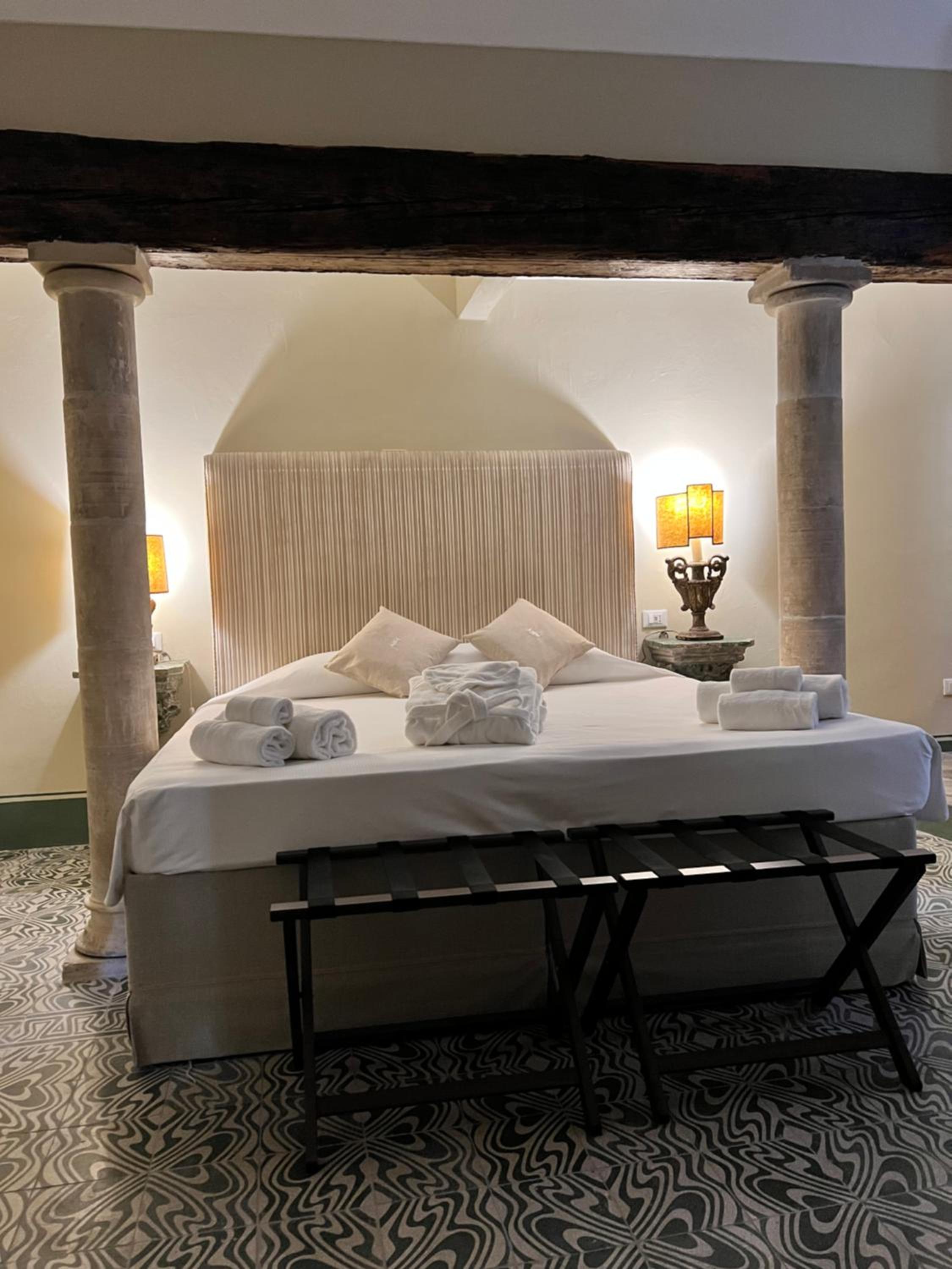 Deluxe King Room photo 3