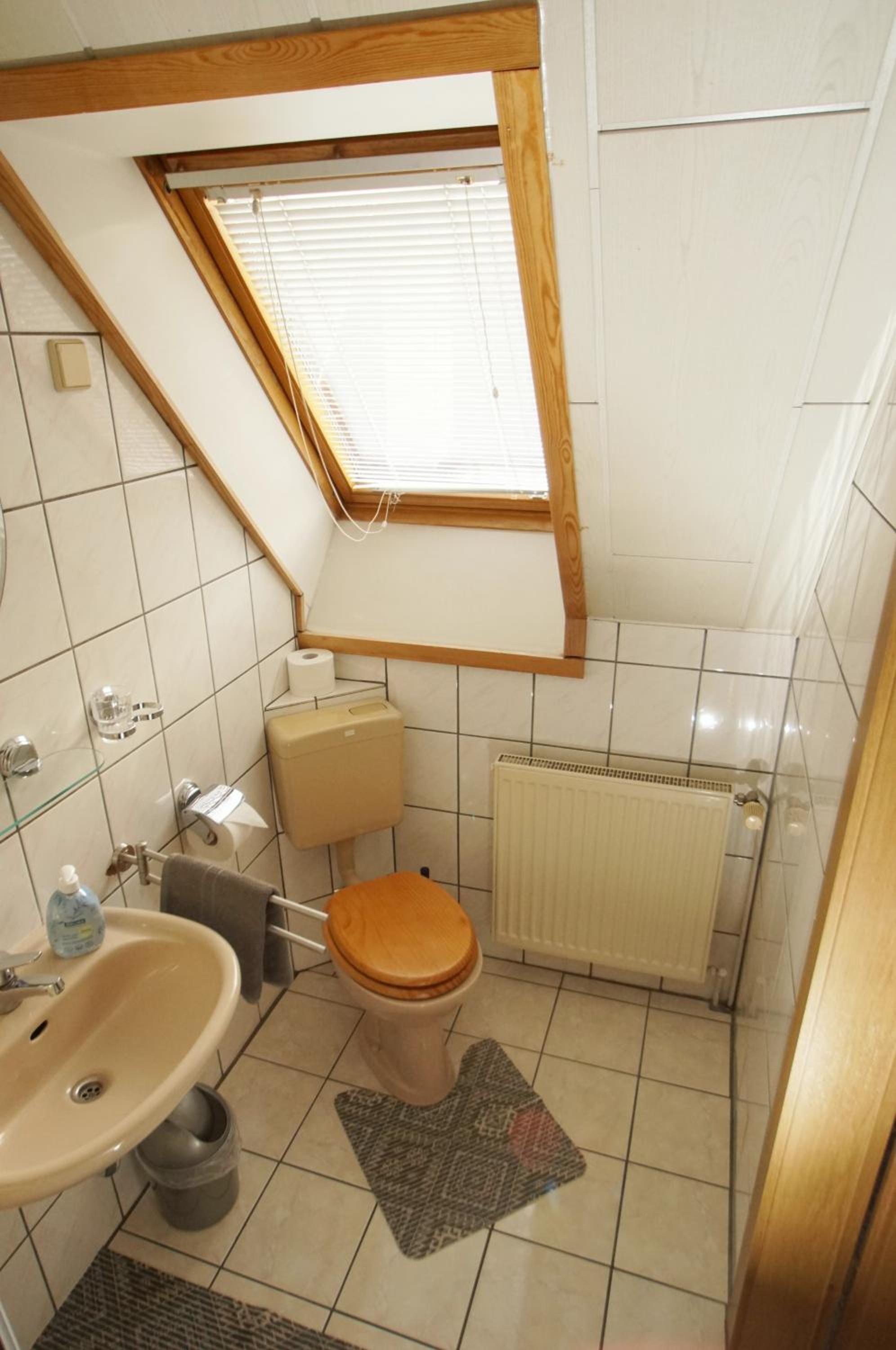 Single Room with Private Bathroom photo 2