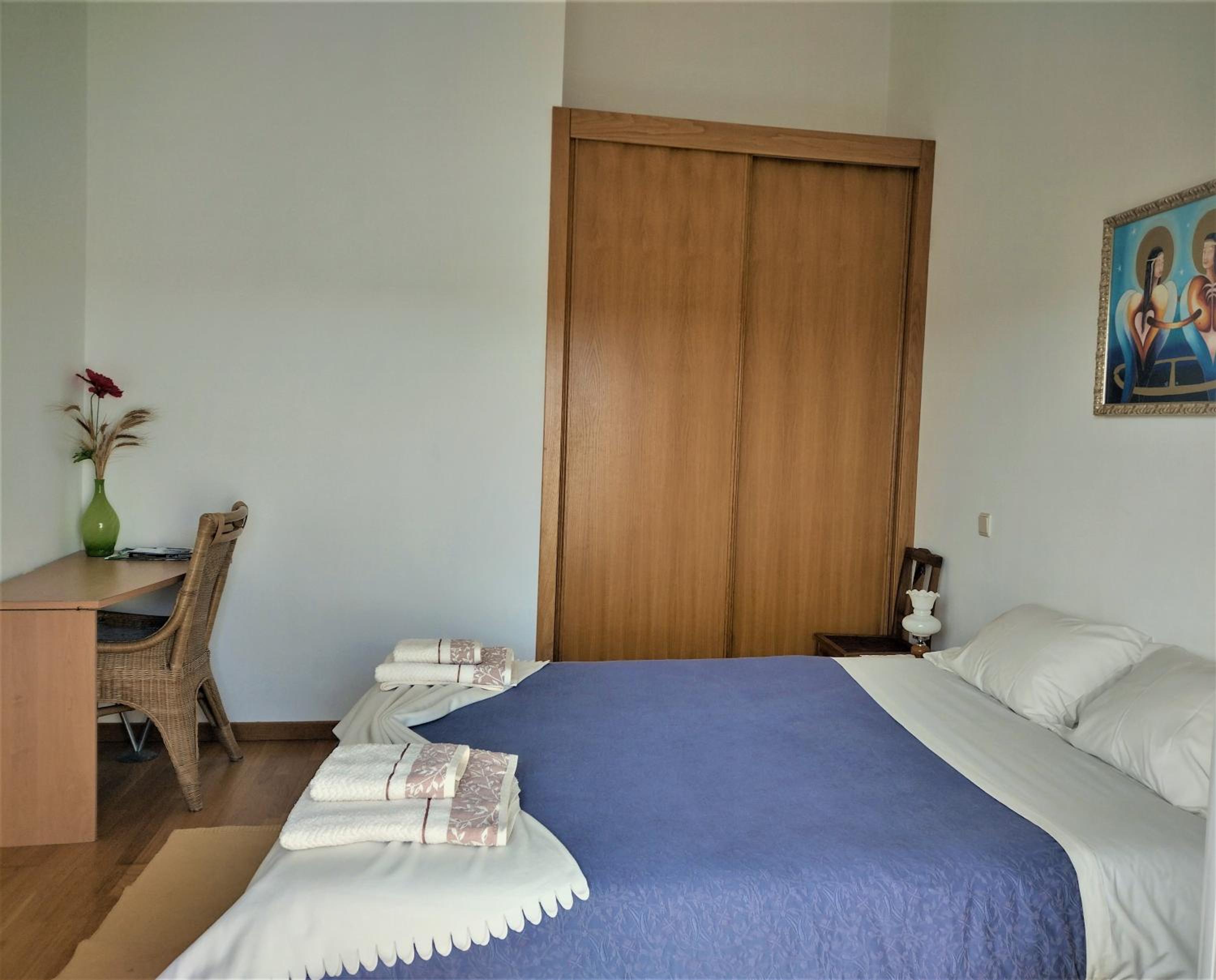 Double Room with Shared Bathroom photo 2