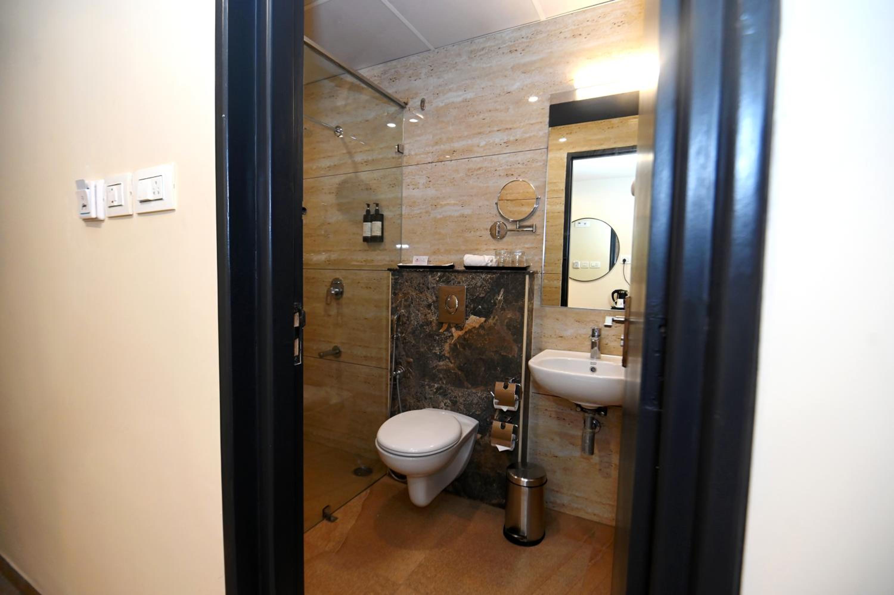 Double Room - Photo 10