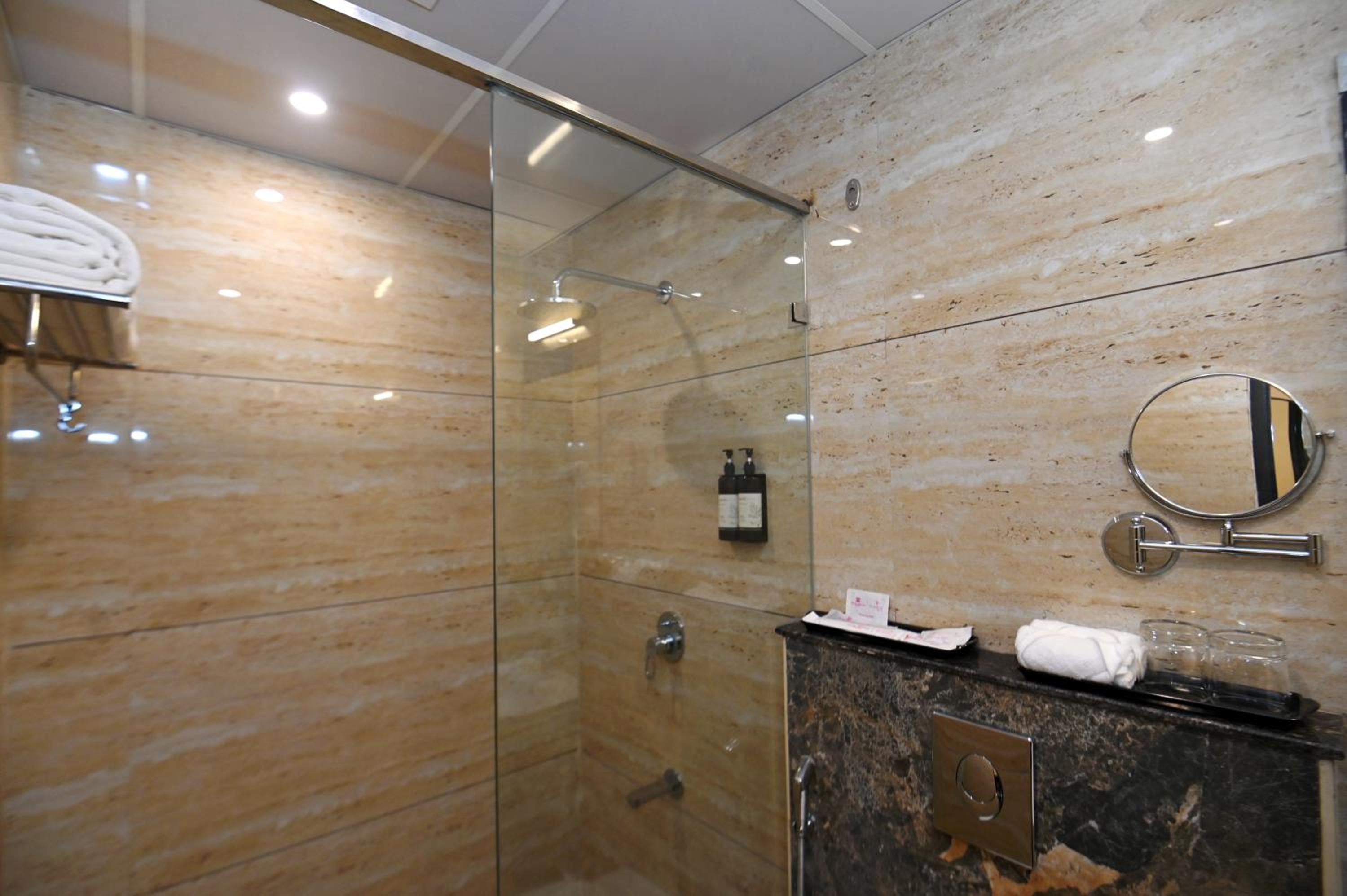 Double Room - Photo 9