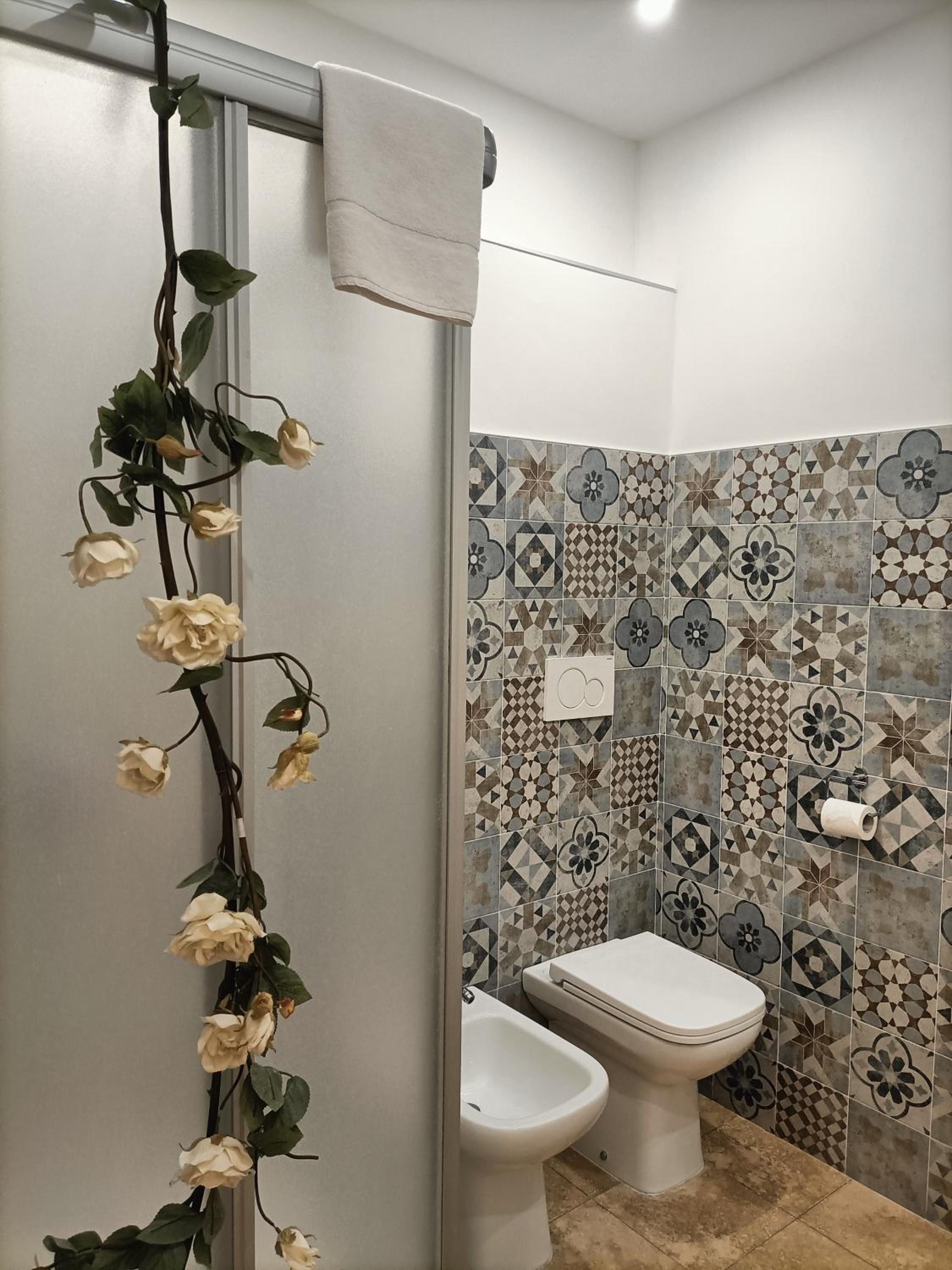 Deluxe Triple Room with External Bathroom - Photo 2