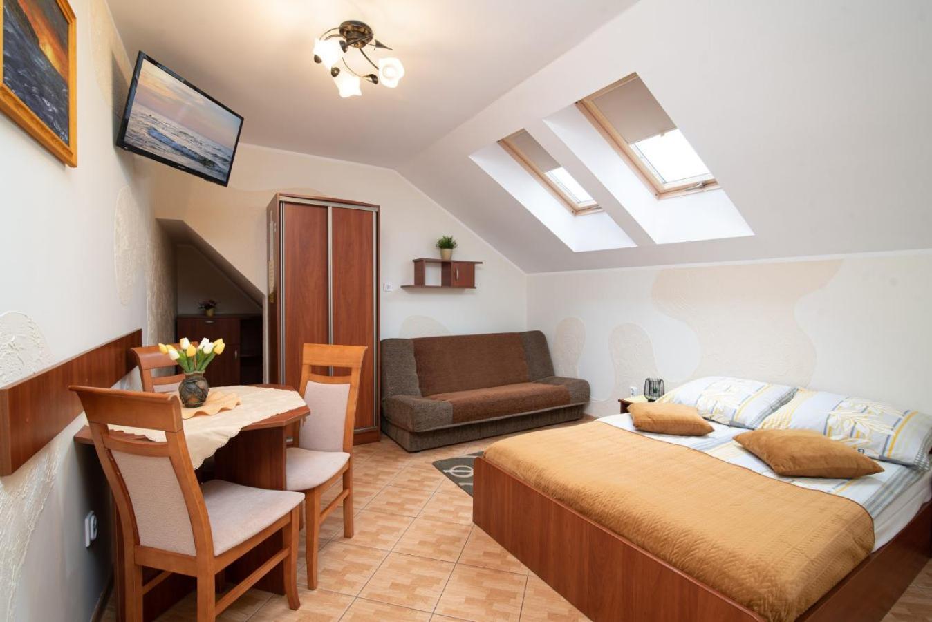 Family Room photo 1