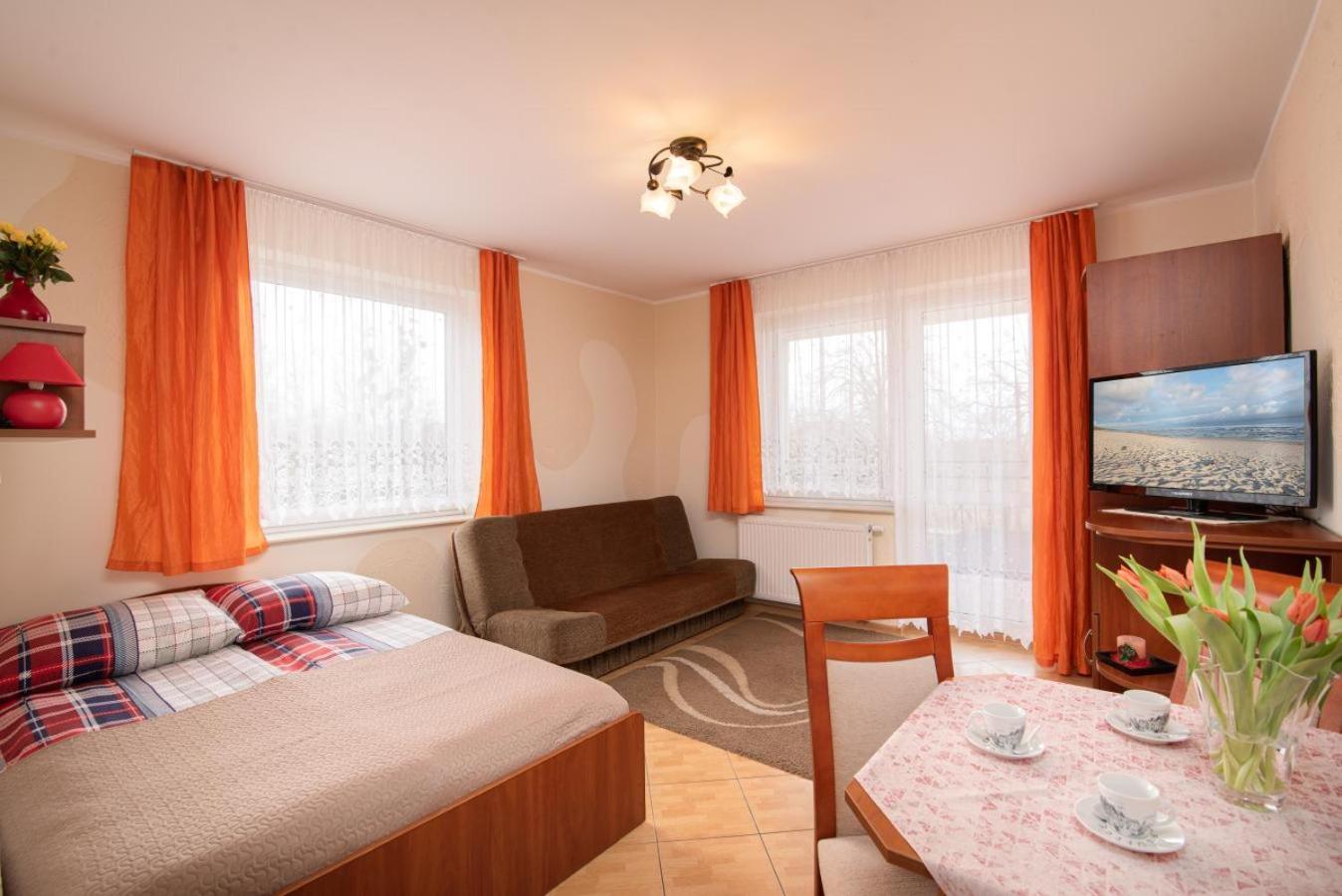 Family Room with Balcony photo 3