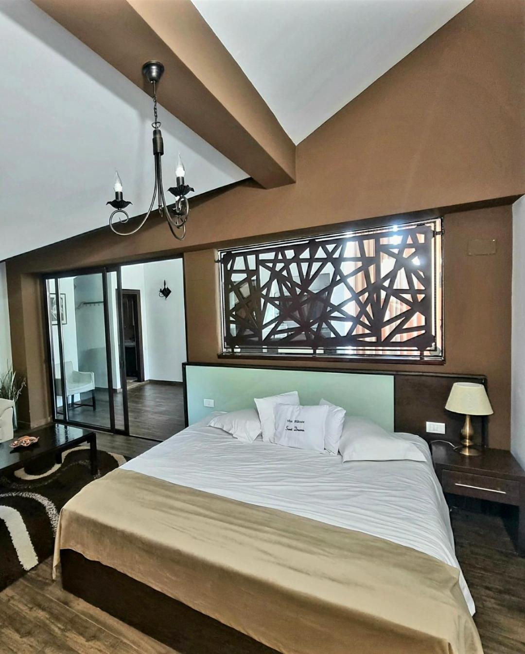 Suite with Balcony - Photo 3