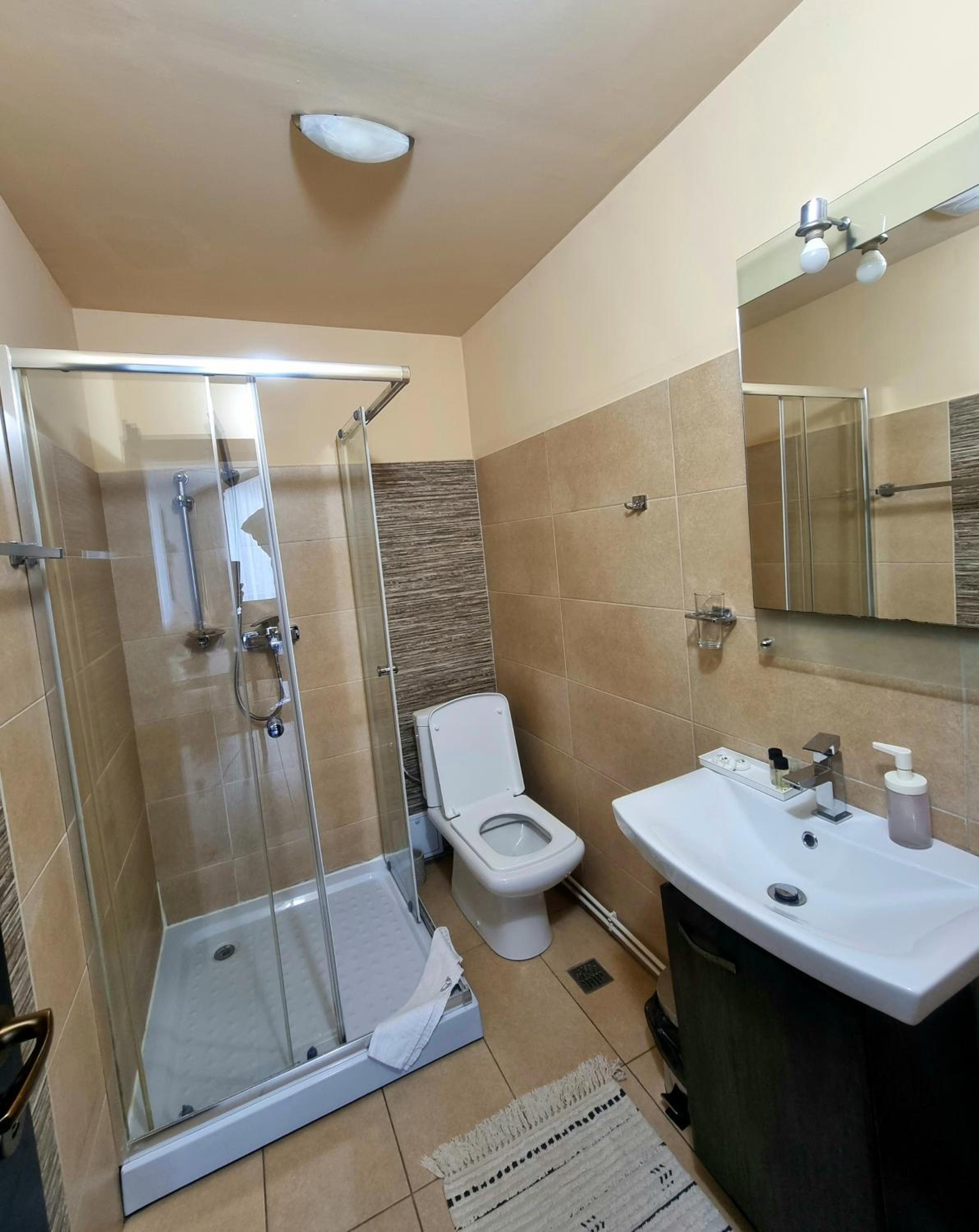 Suite with Balcony - Photo 5