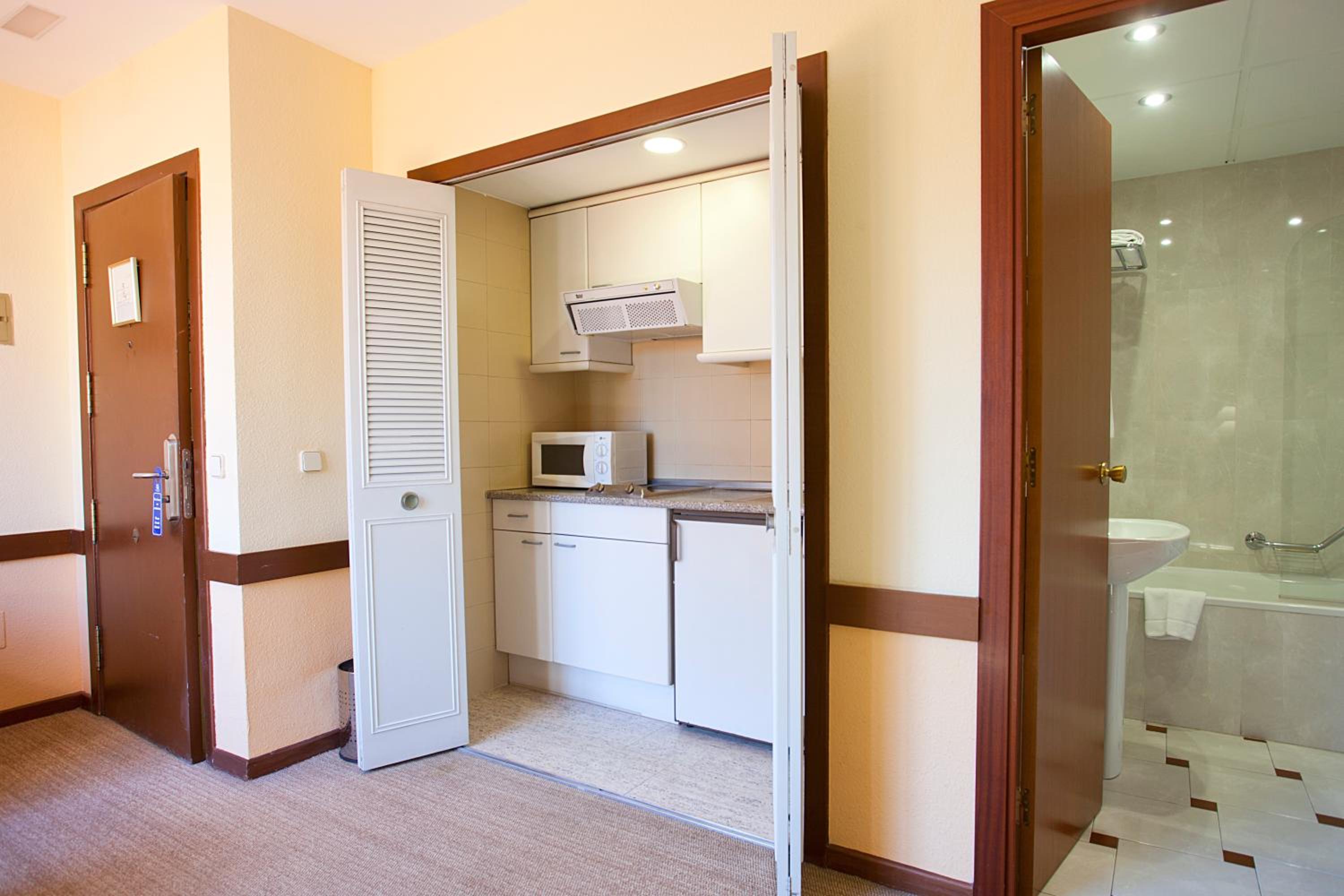 Studio (2 Adults)