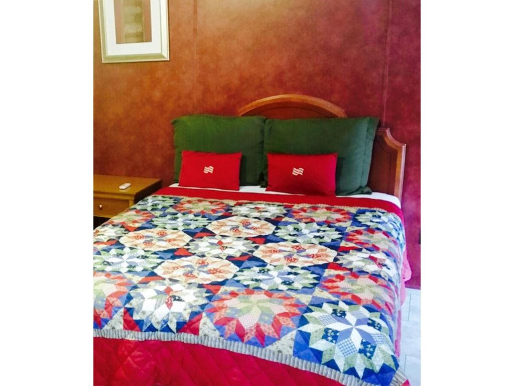 Single Room with Private Bathroom photo 1