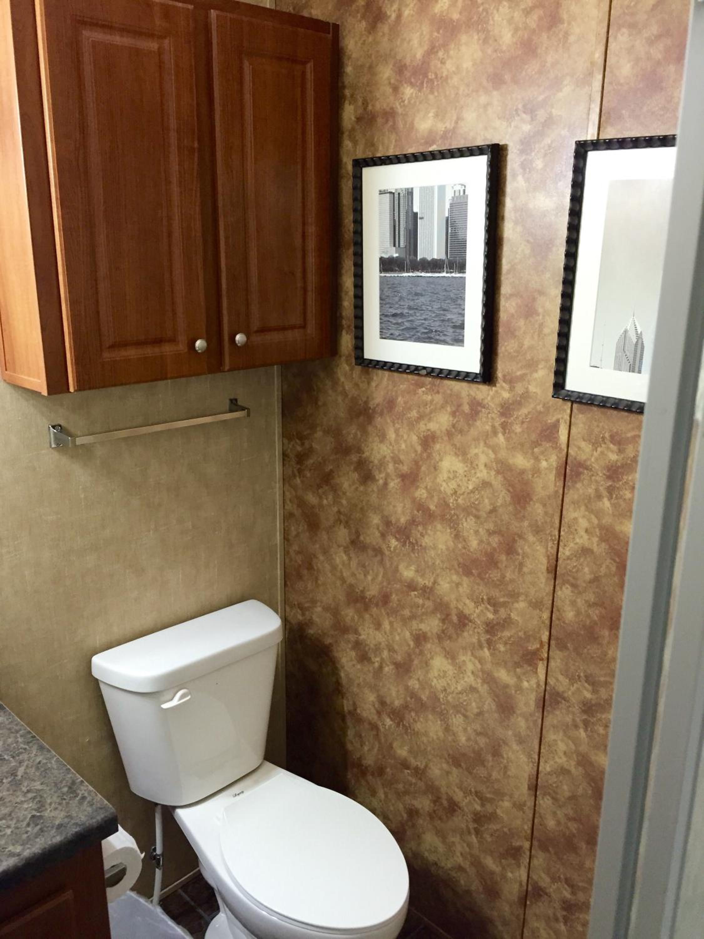 Single Room with Private Bathroom photo 2
