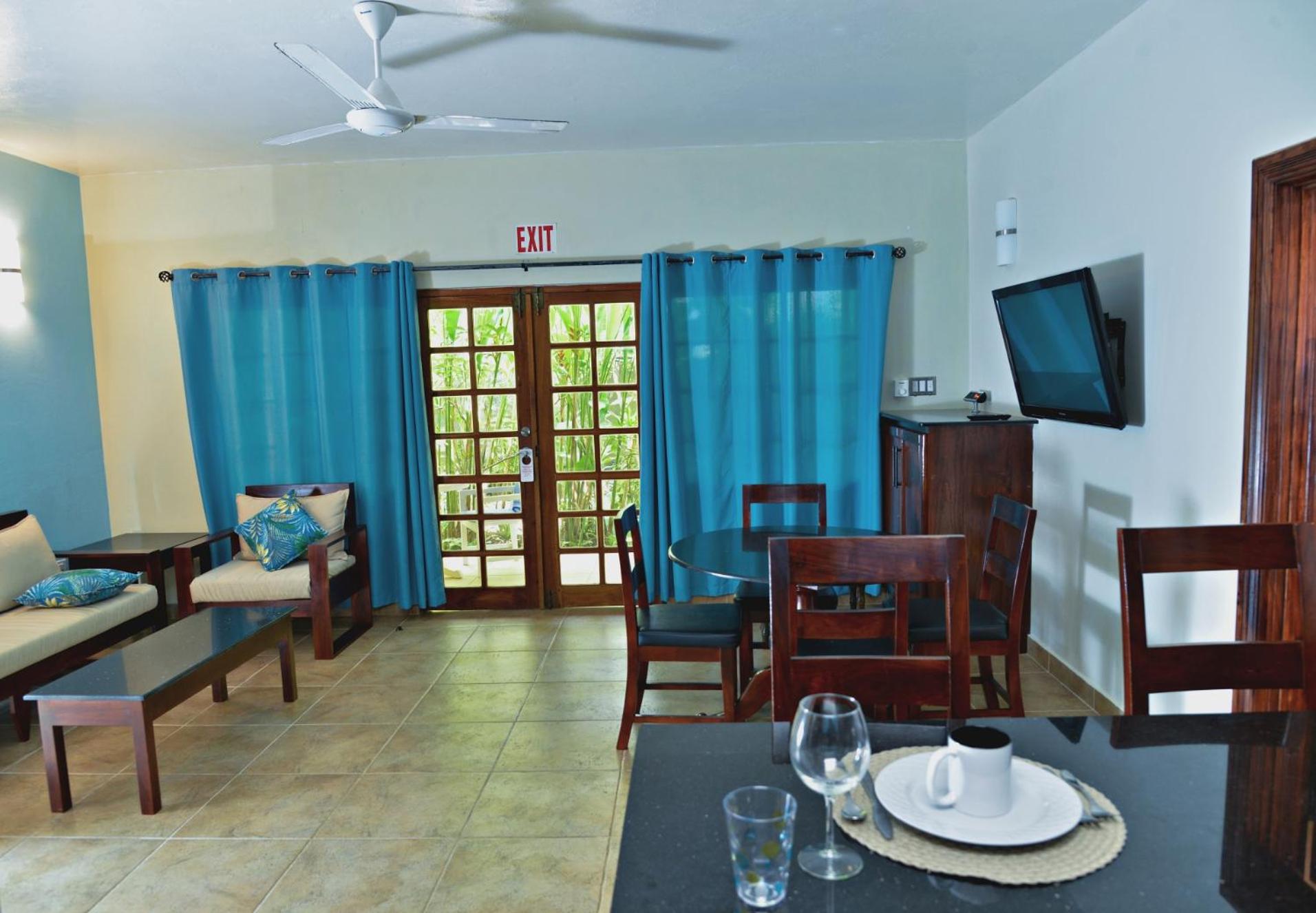 Apartment with Garden View