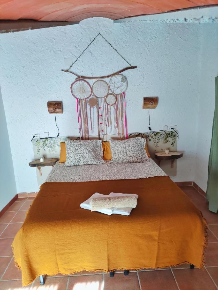 Standard Double Room with Shared Bathroom photo 3