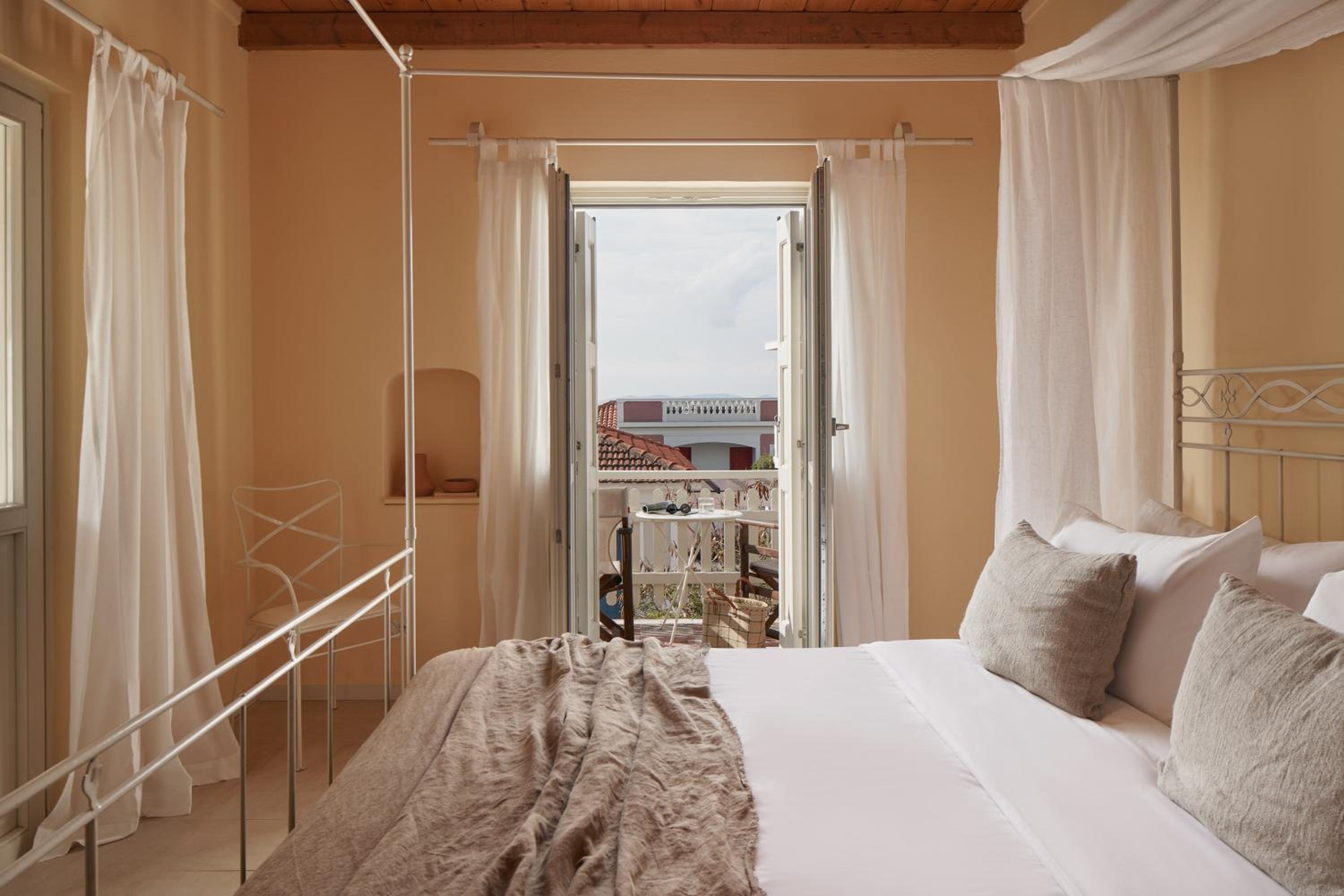 Village Room - Photo 1