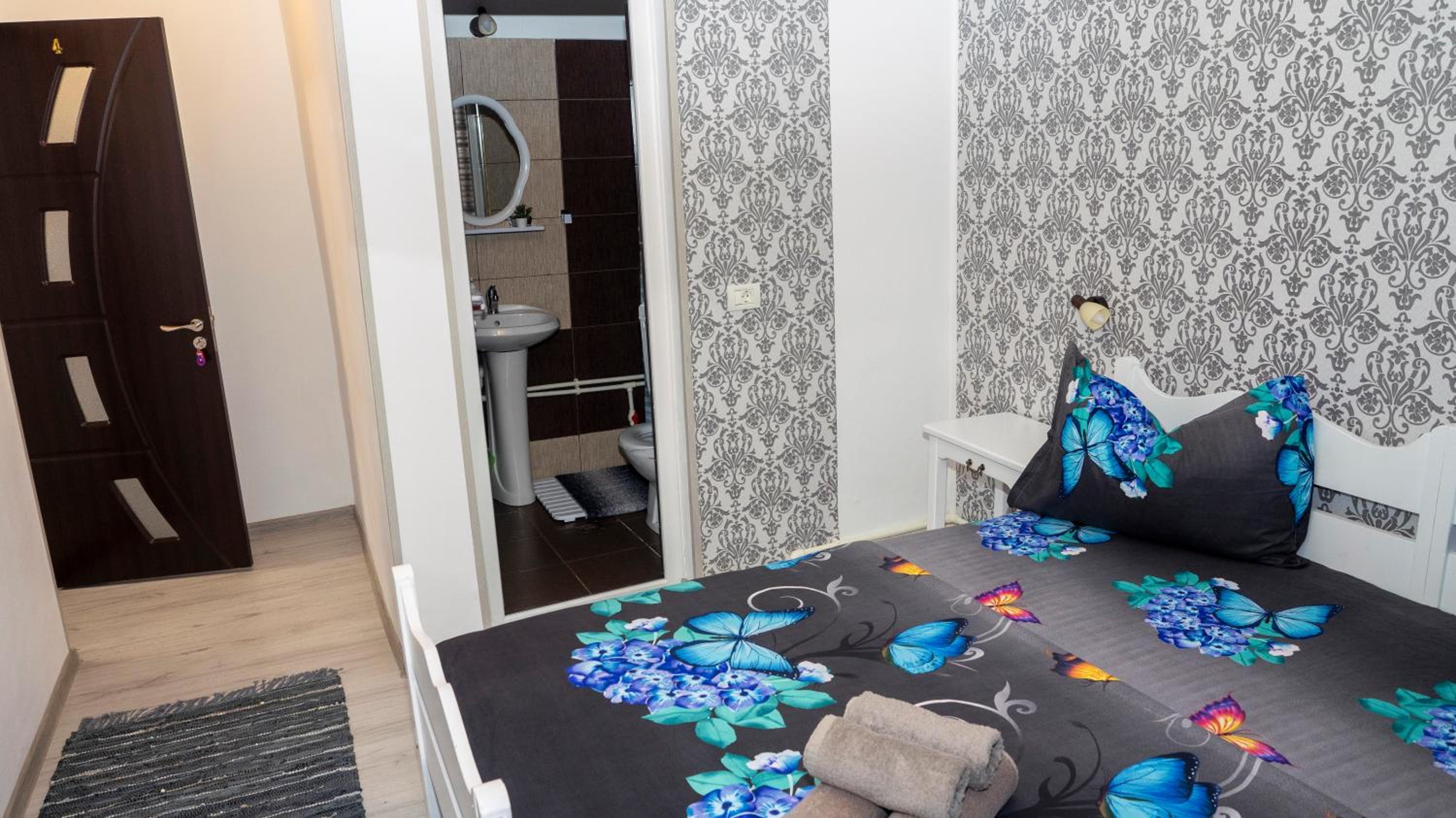 Double Room with Private Bathroom photo 2