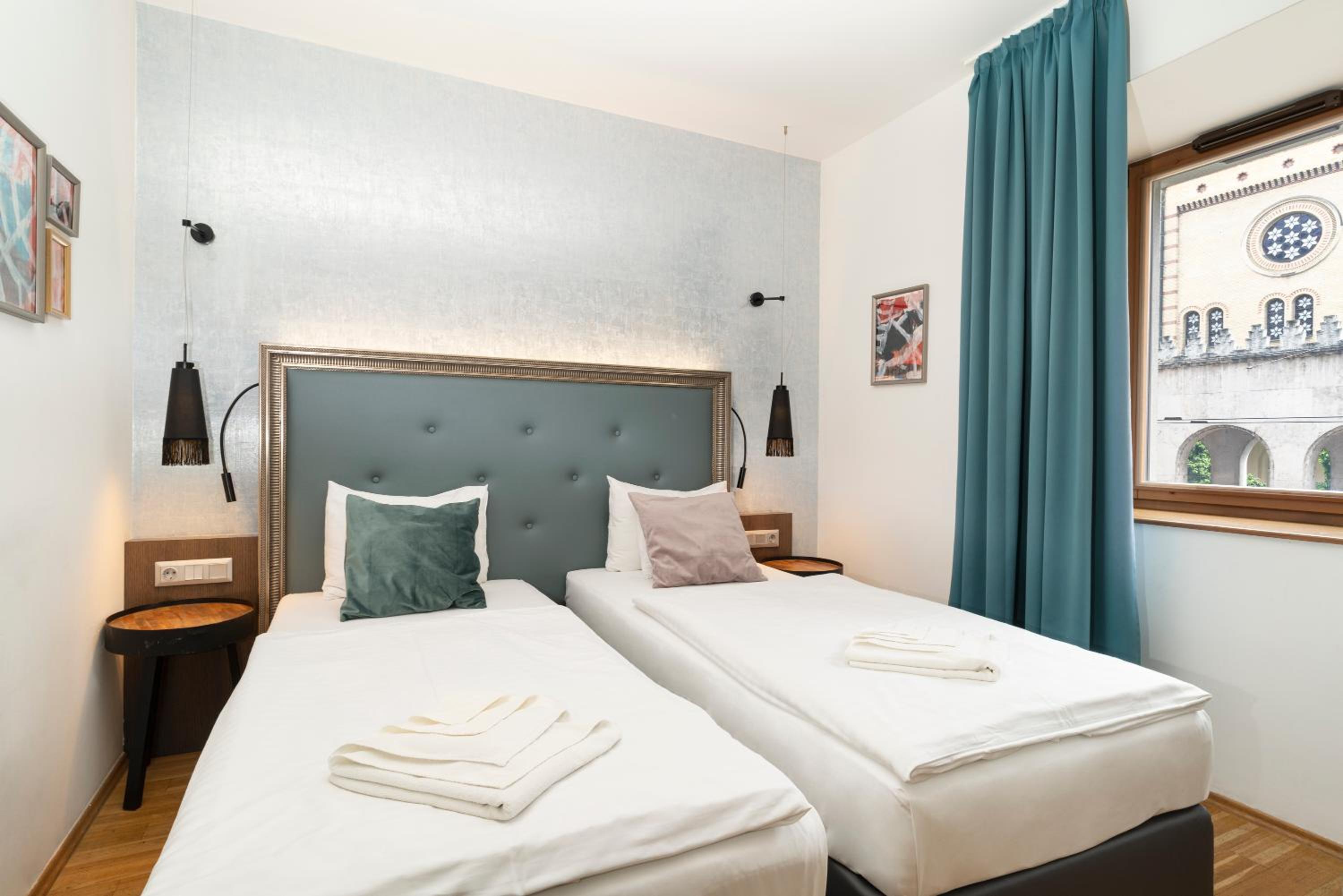 Deluxe Double or Twin Room with Synagogue View - Photo 7
