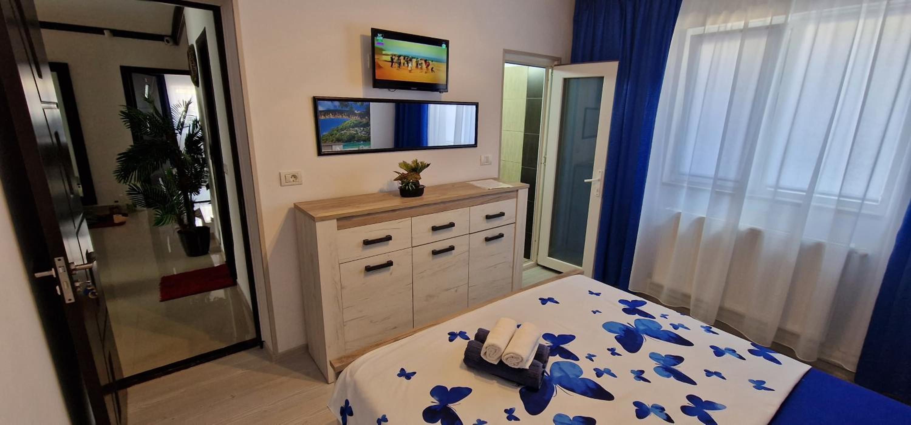Double Room with Private Bathroom - Photo 6
