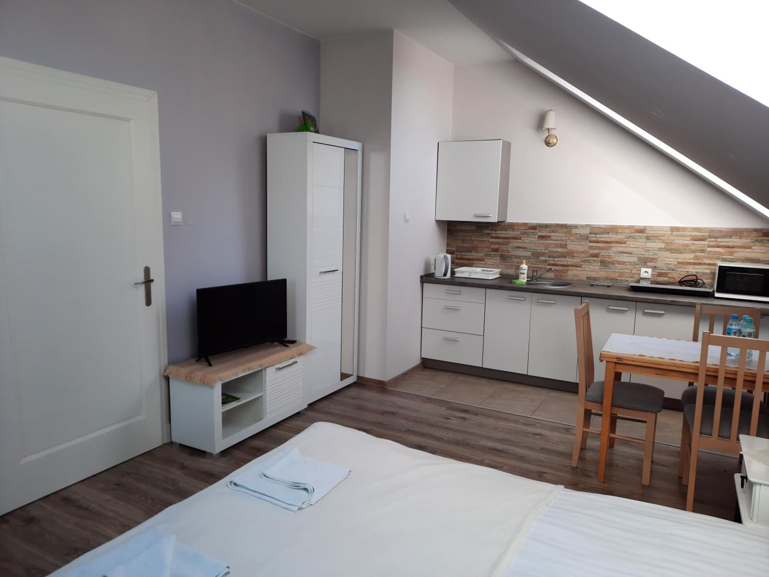 Large Double Room photo 3
