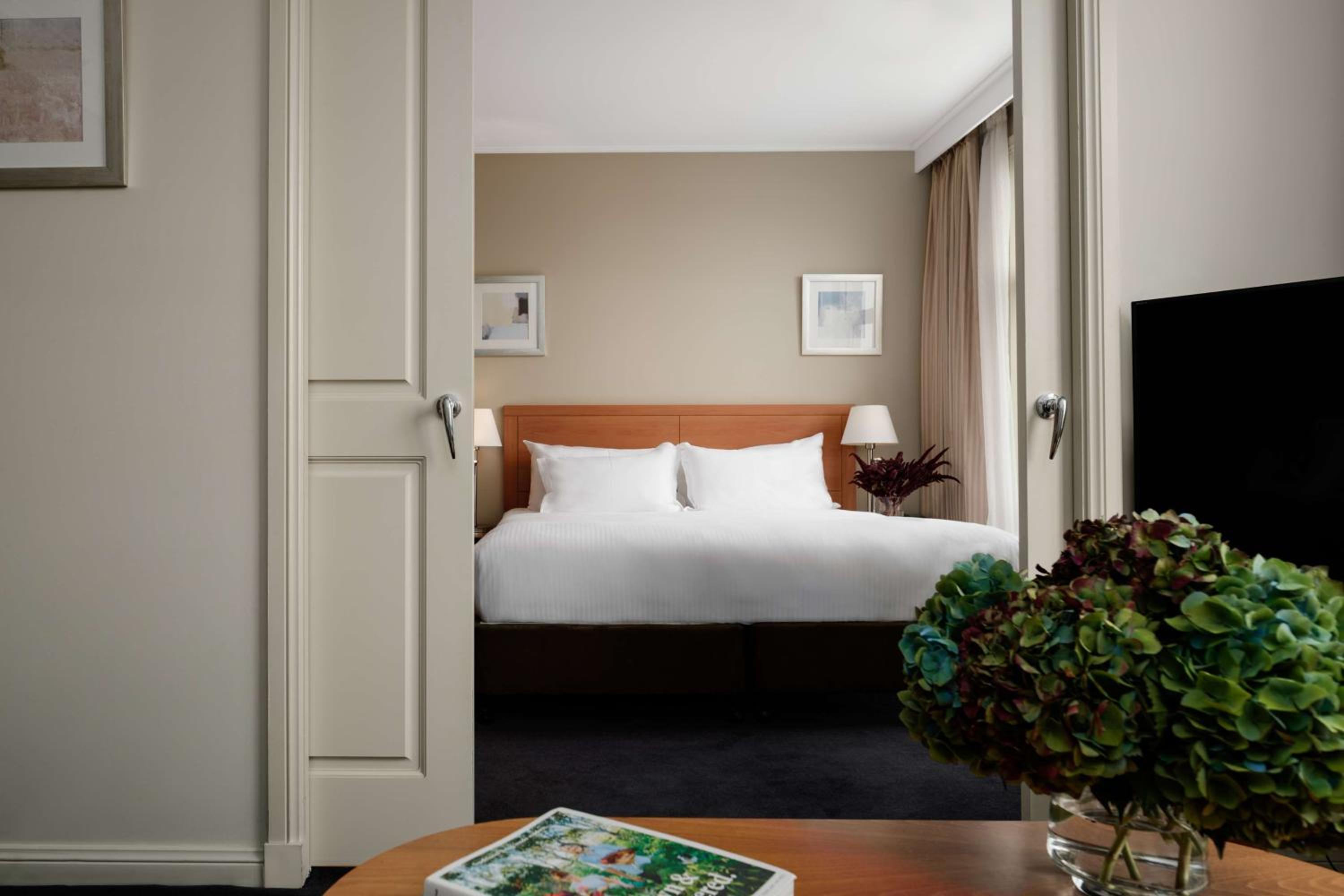 King Suite with Harbor View - Photo 4