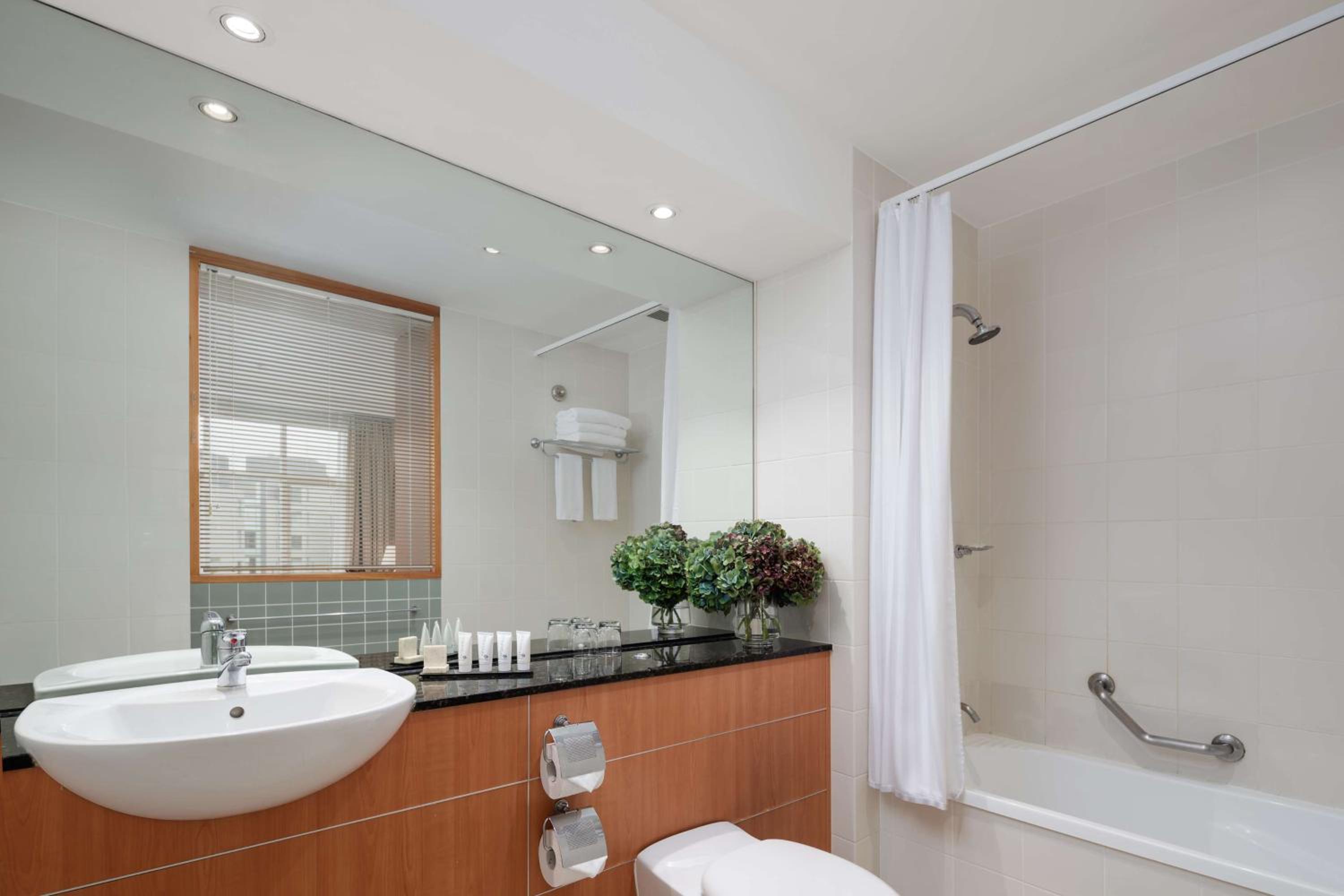 King Suite with Harbor View - Photo 3
