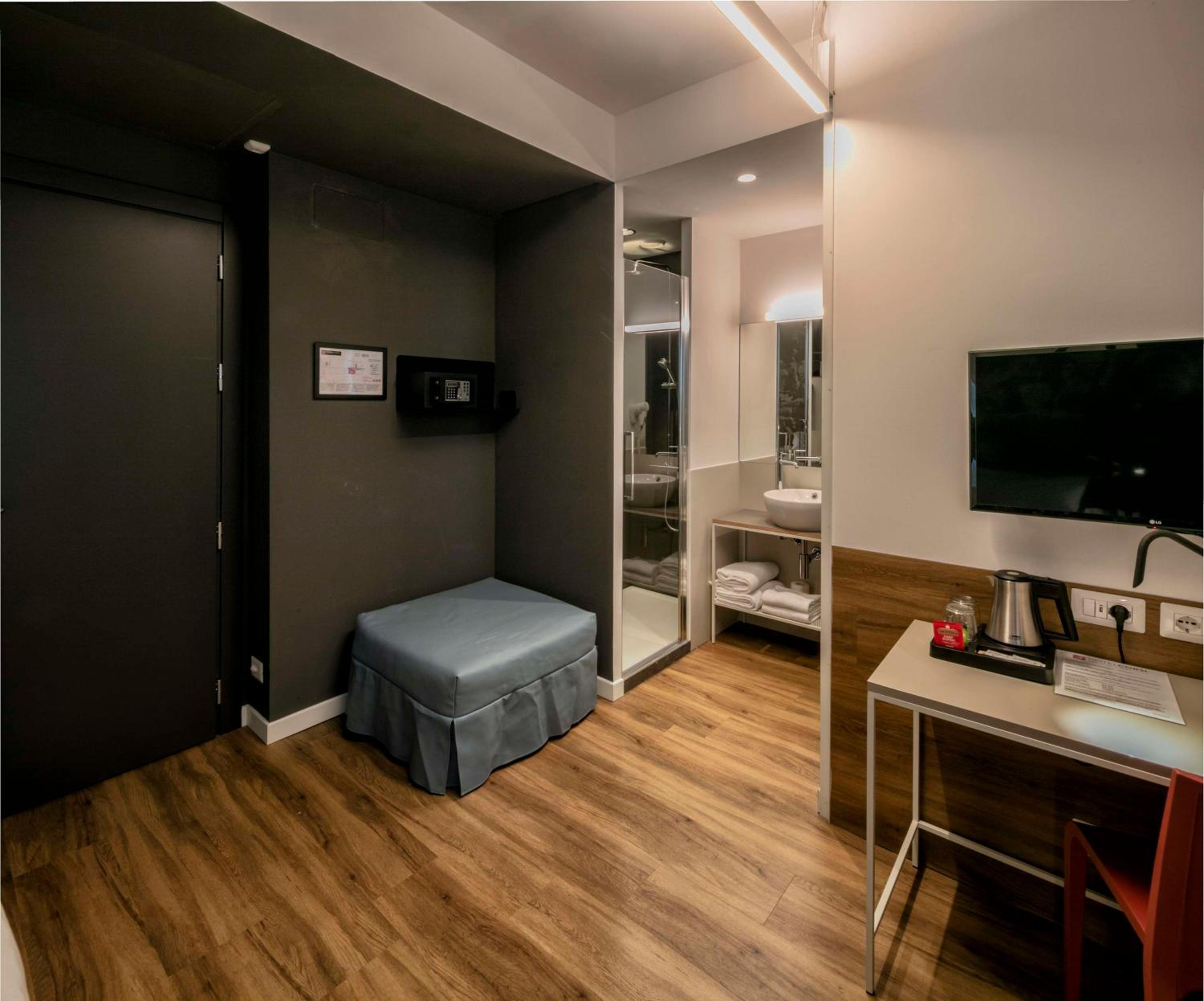Superior Twin Room - Non-Smoking - Photo 7