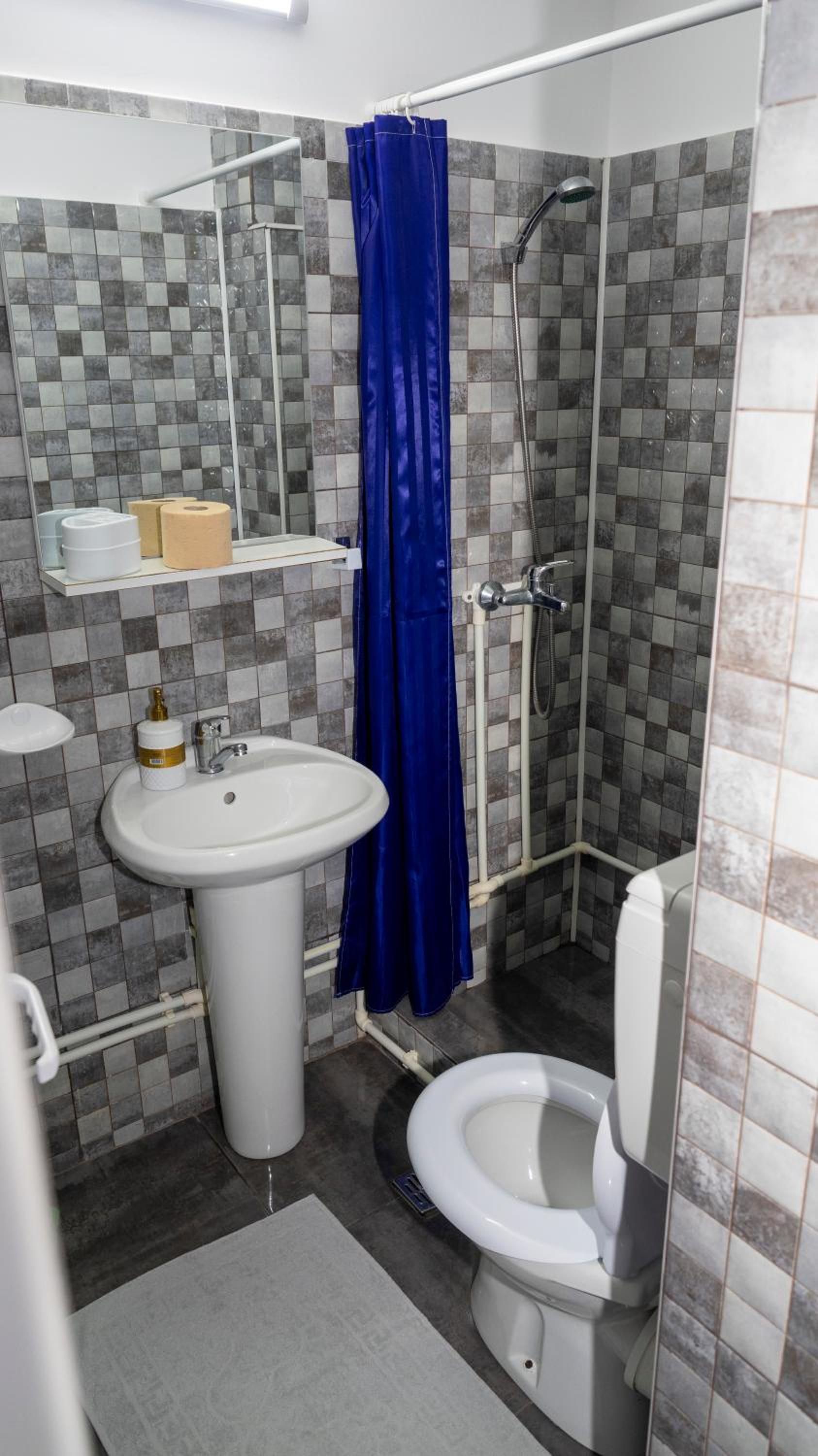 Triple Room with Shower - Photo 5