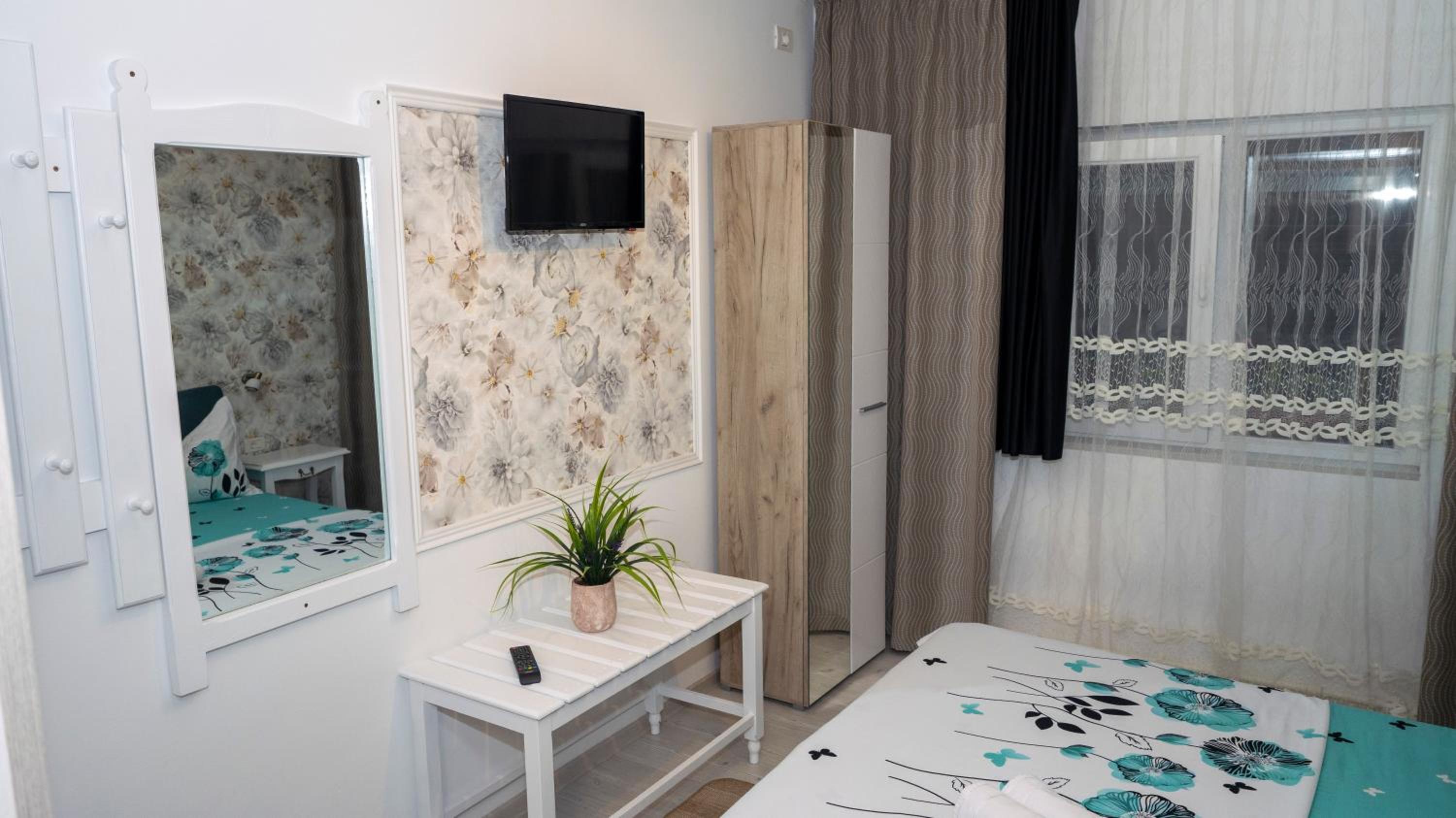 Economy Double Room - Photo 6