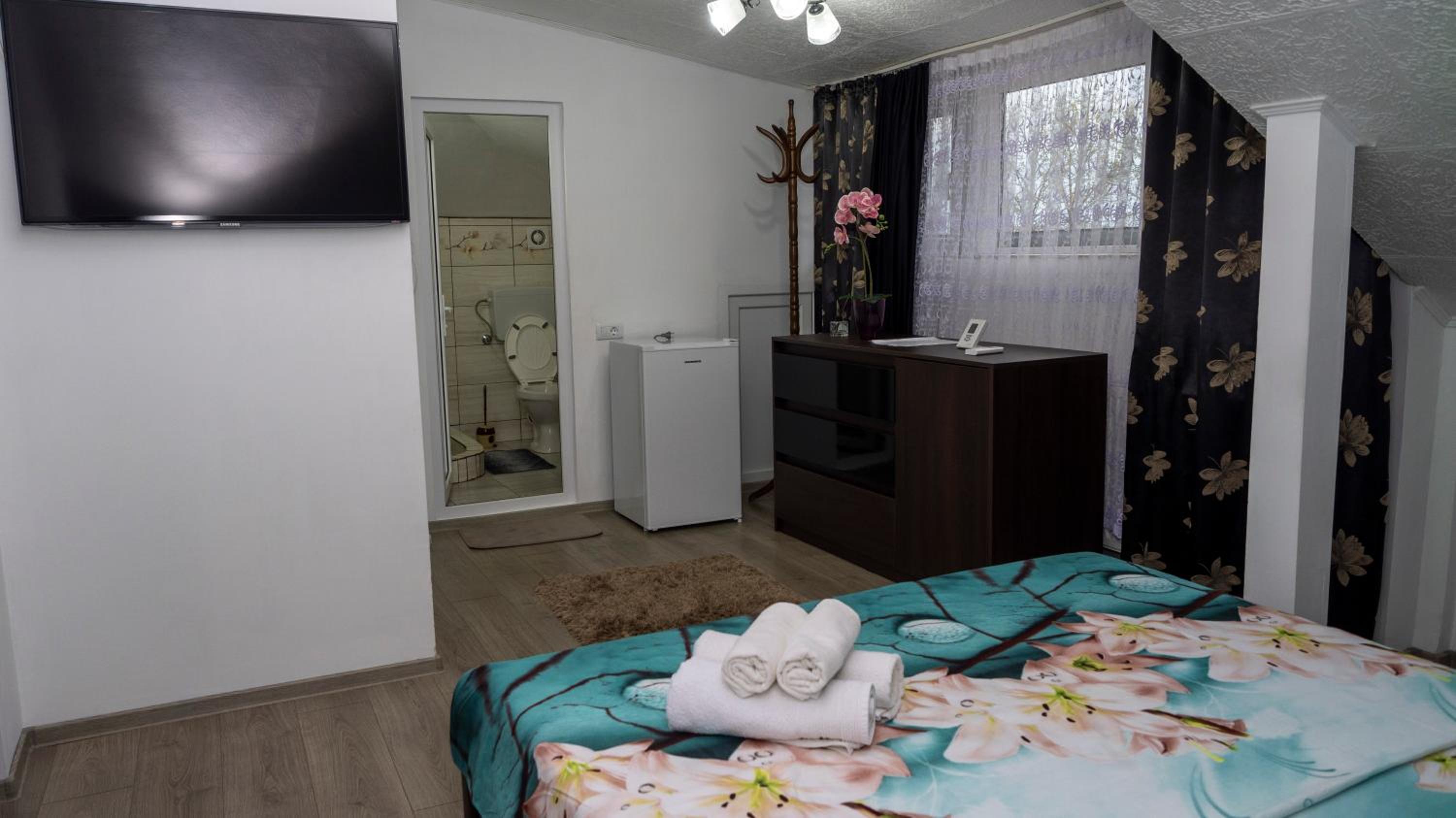 Standard Double Room - Photo 3