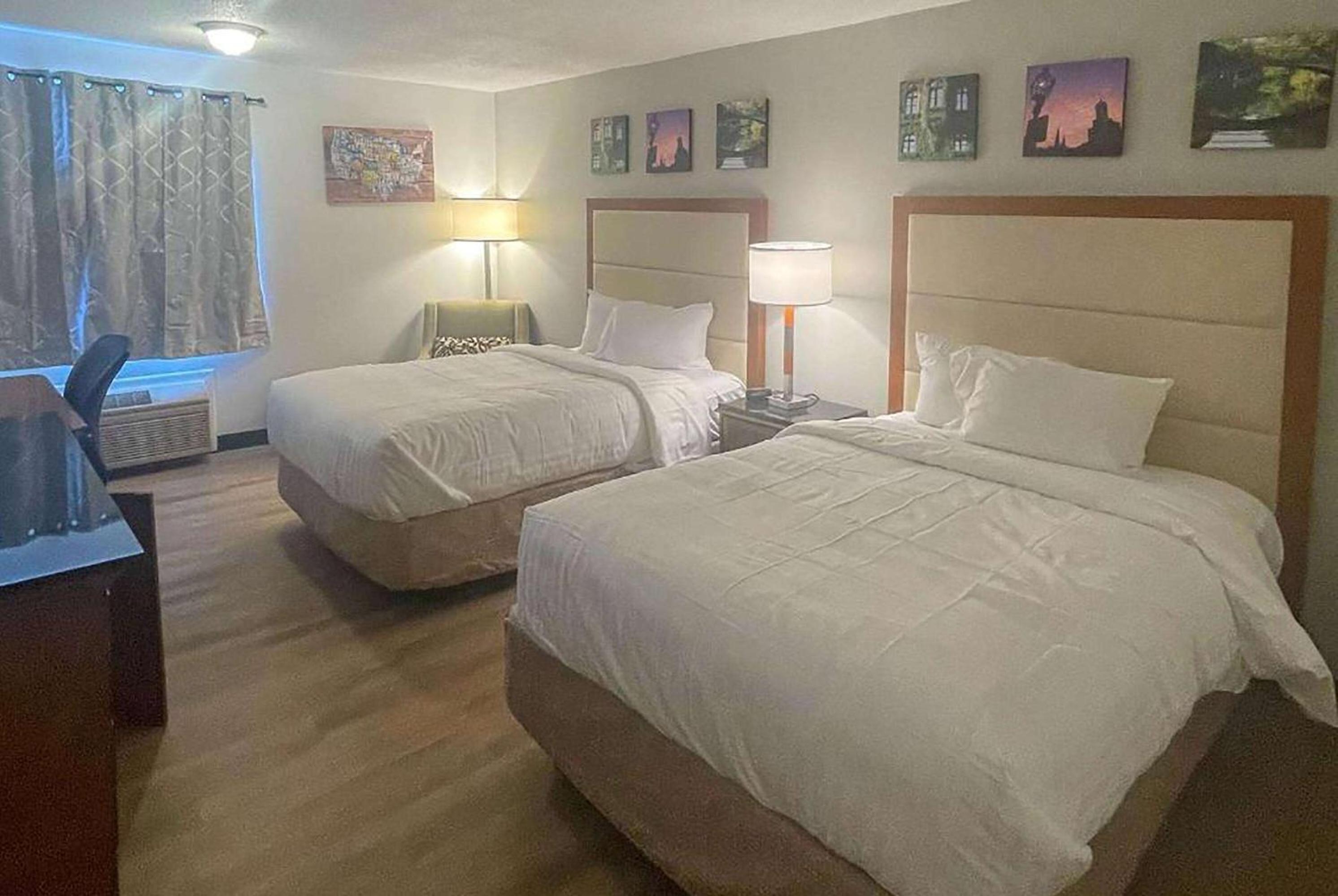 Double Room with Two Double Beds - Non-Smoking - Photo 8