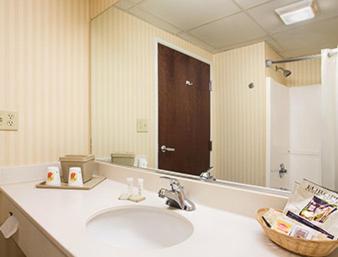 Deluxe King Suite - Photo 2