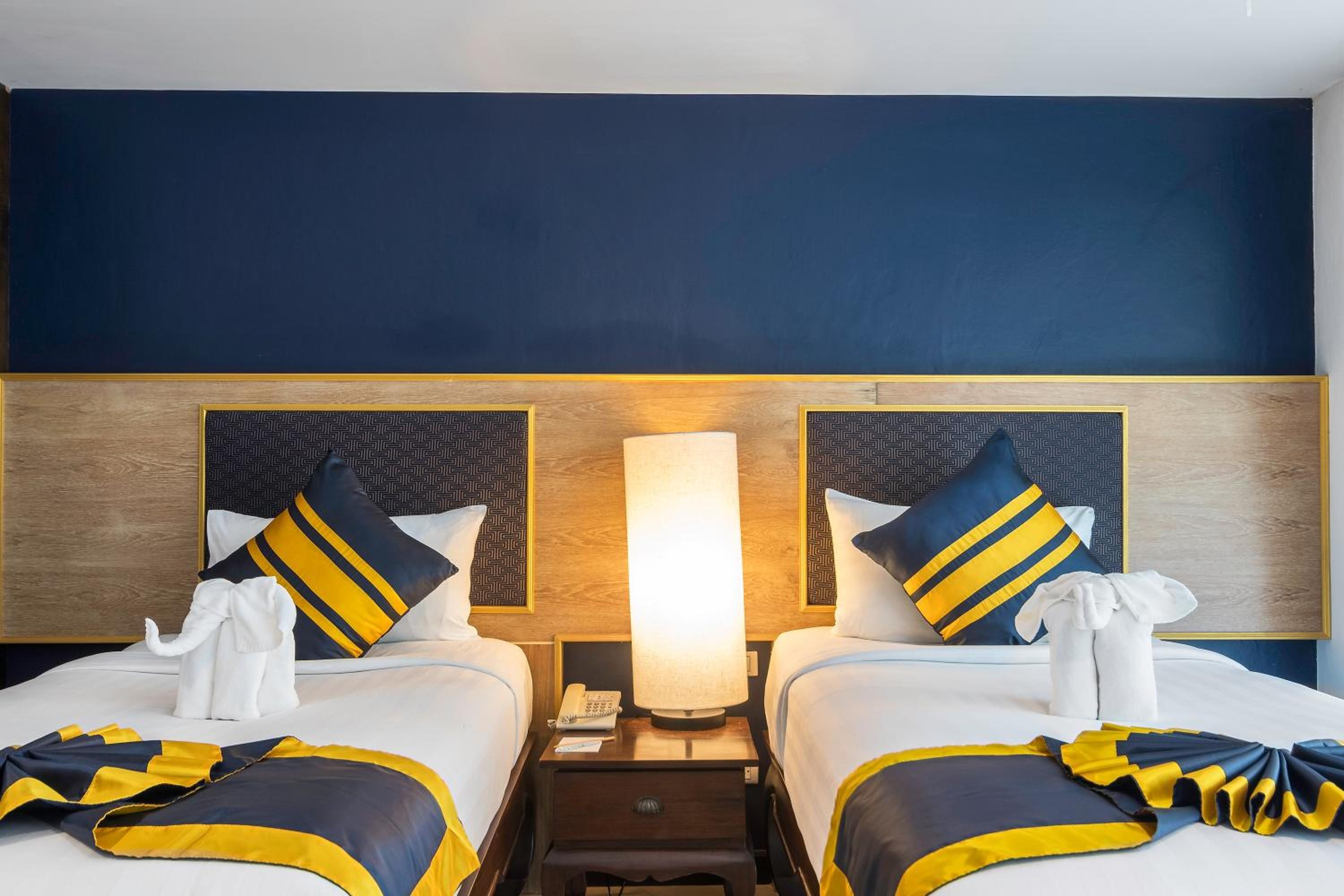 Deluxe Double or Twin Room with Pool Access - Photo 5
