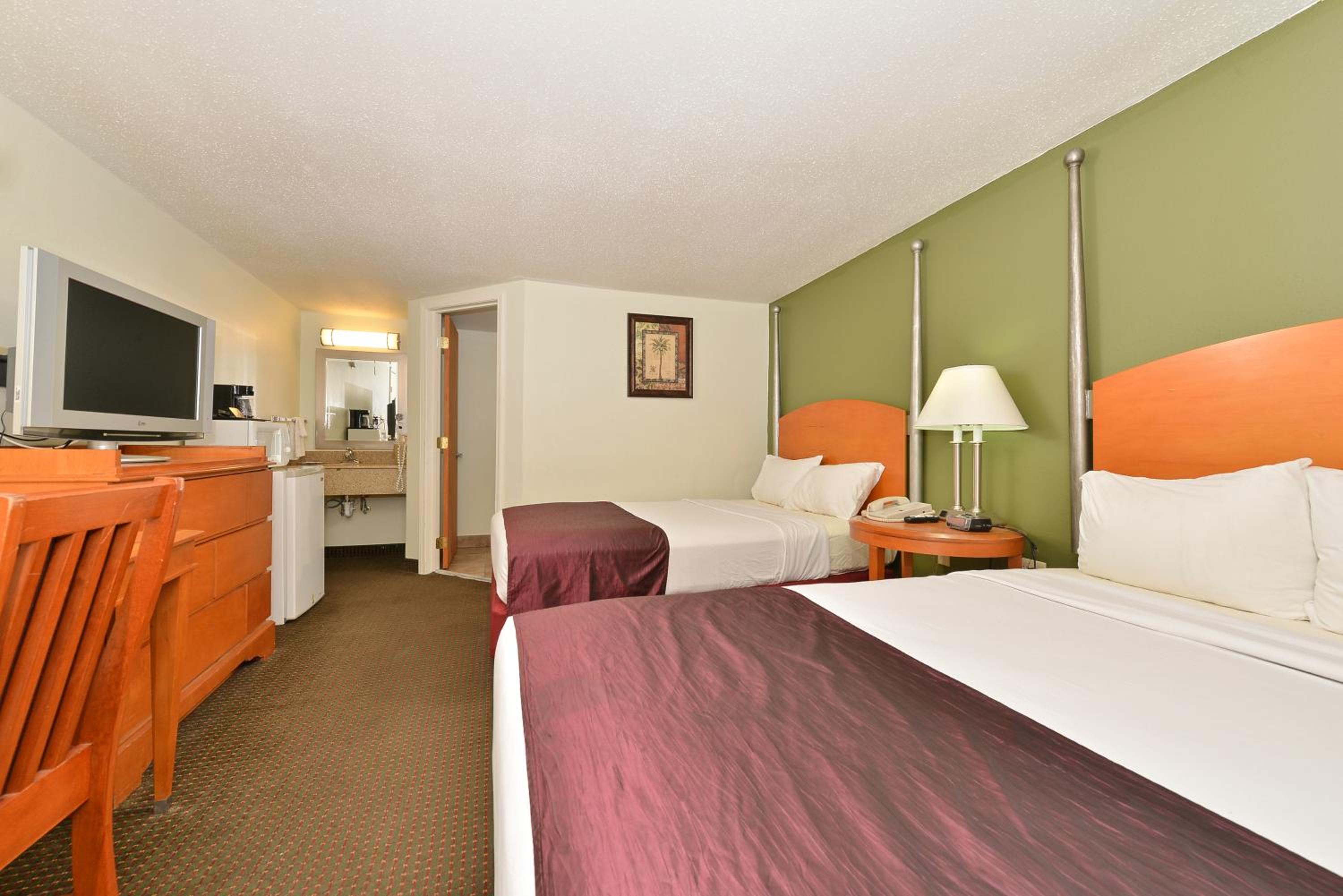 Double Room with Two Double Beds - Photo 4