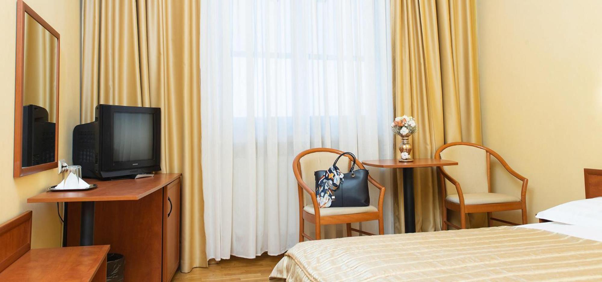 Double Room - Photo 2