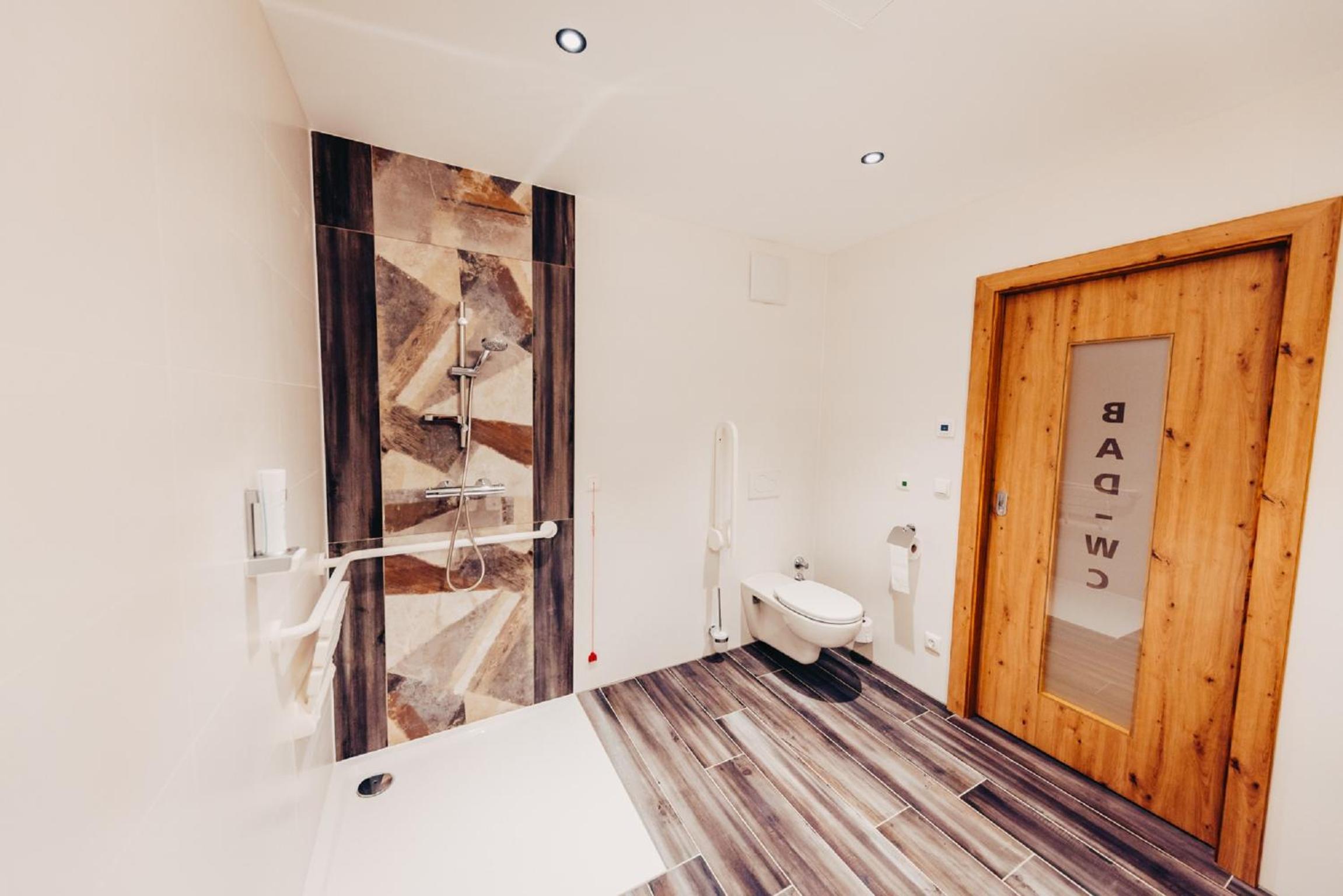 Double Room - Disability Access photo 2