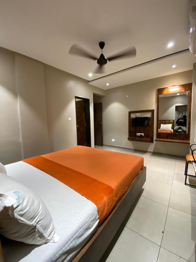 Deluxe Room - Photo 19