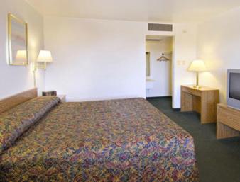 Super 8 by Wyndham Vernon, Billede 4