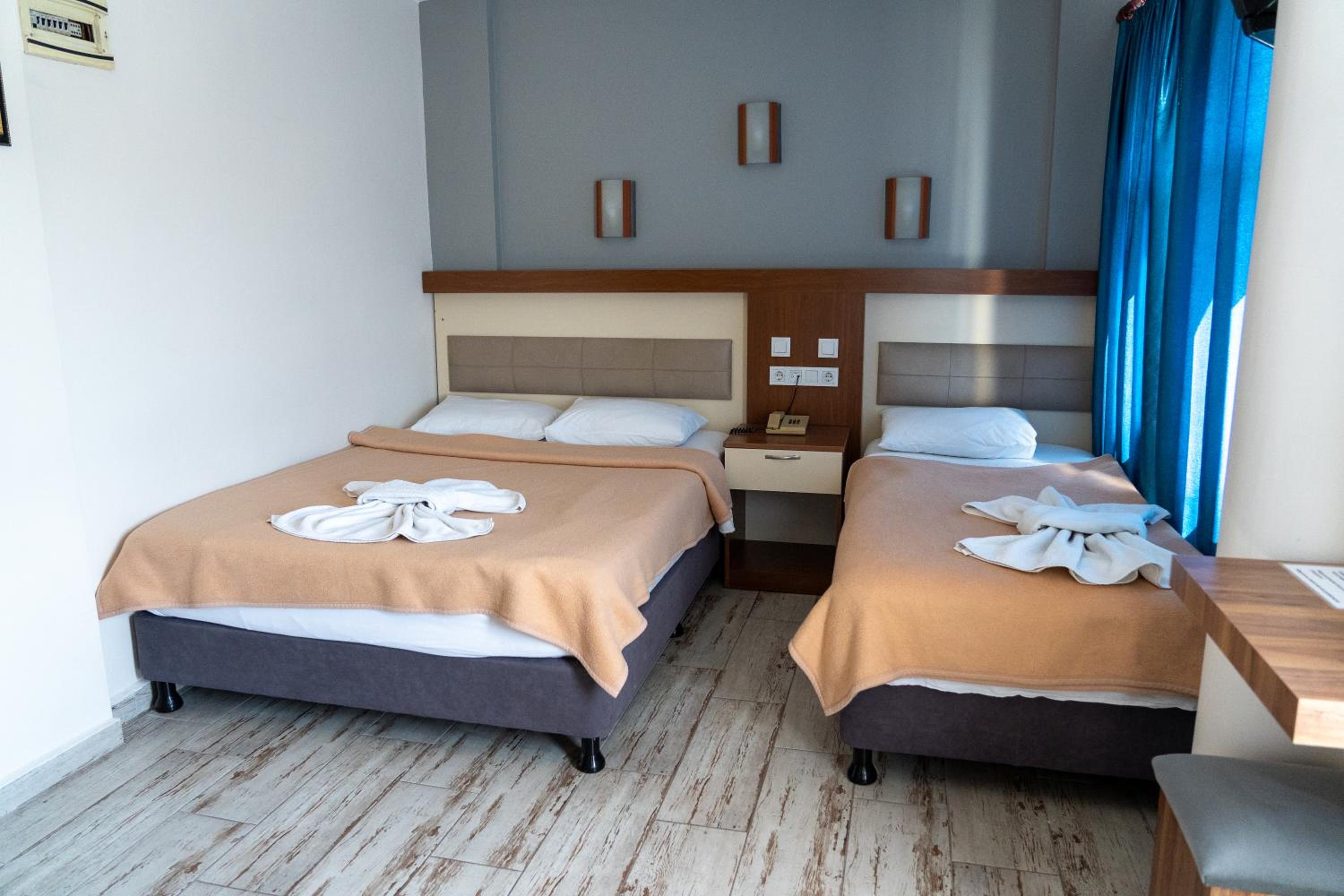 Standard Triple Room - Photo 5