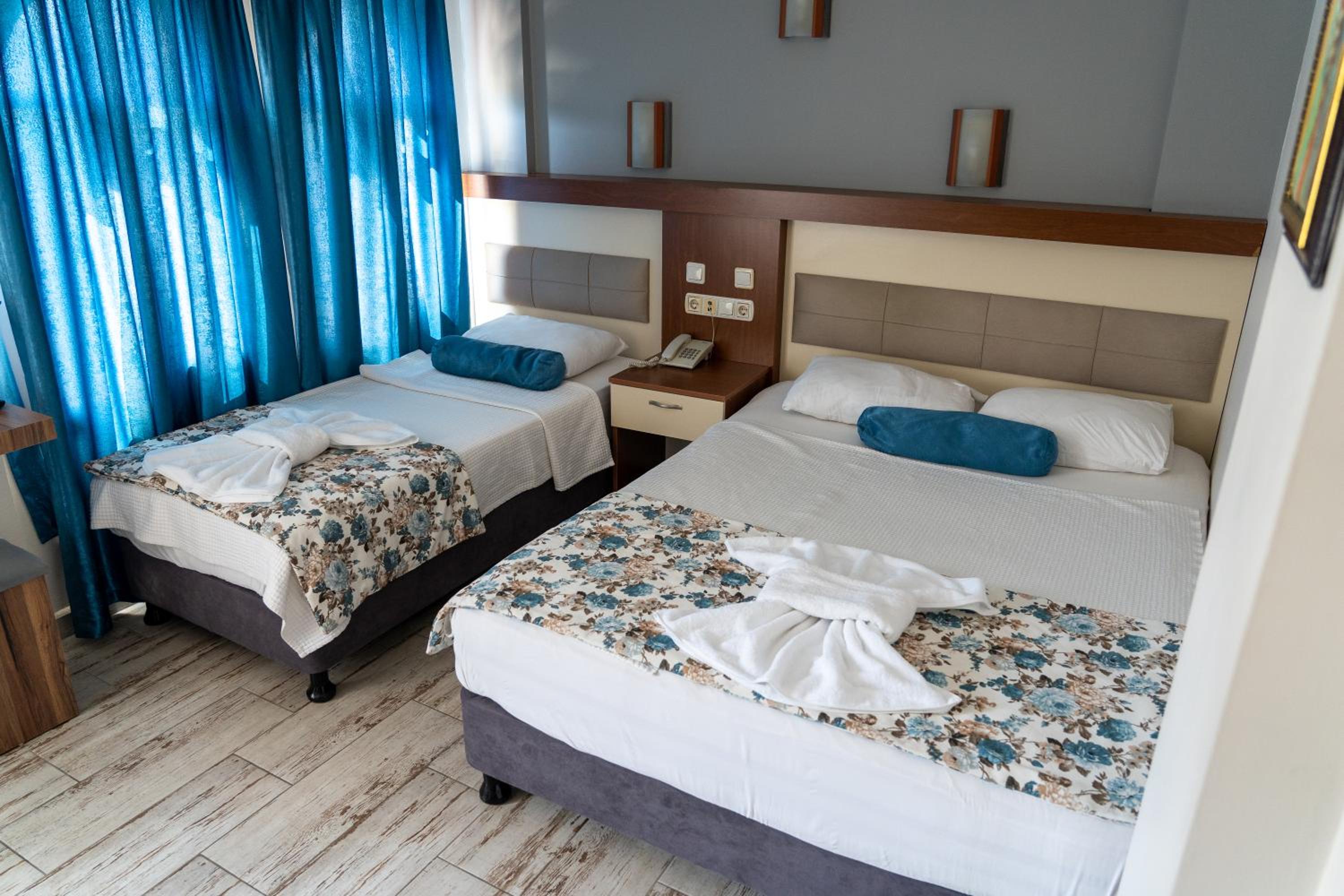Standard Triple Room - Photo 4