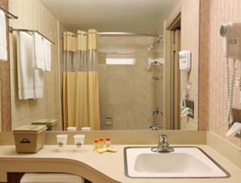 Deluxe Double Room with Two Double Beds - Non-Smoking - Photo 6