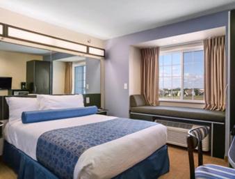 One-Bedroom Suite - Disability Access/Non-Smoking - Photo 7