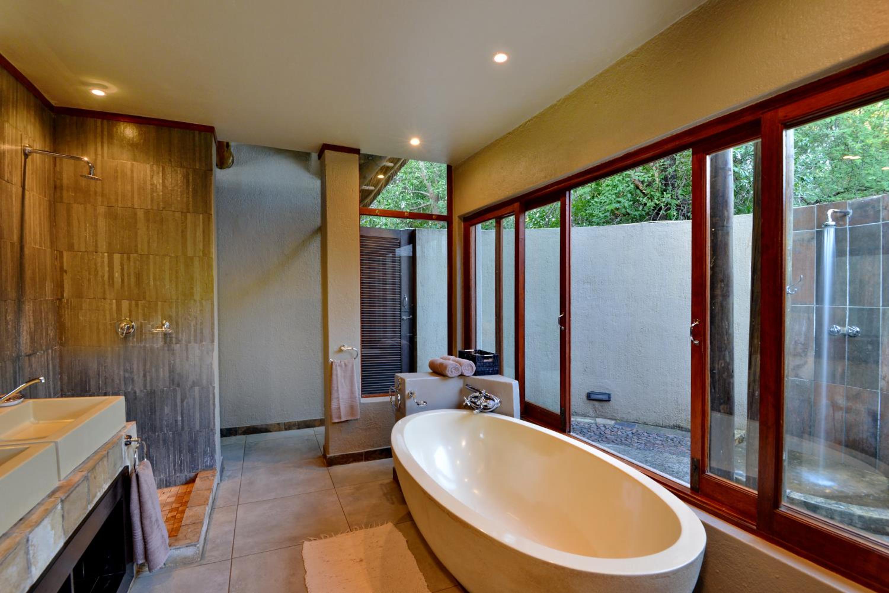 Luxury Suite with 2 Game Drives - Photo 2