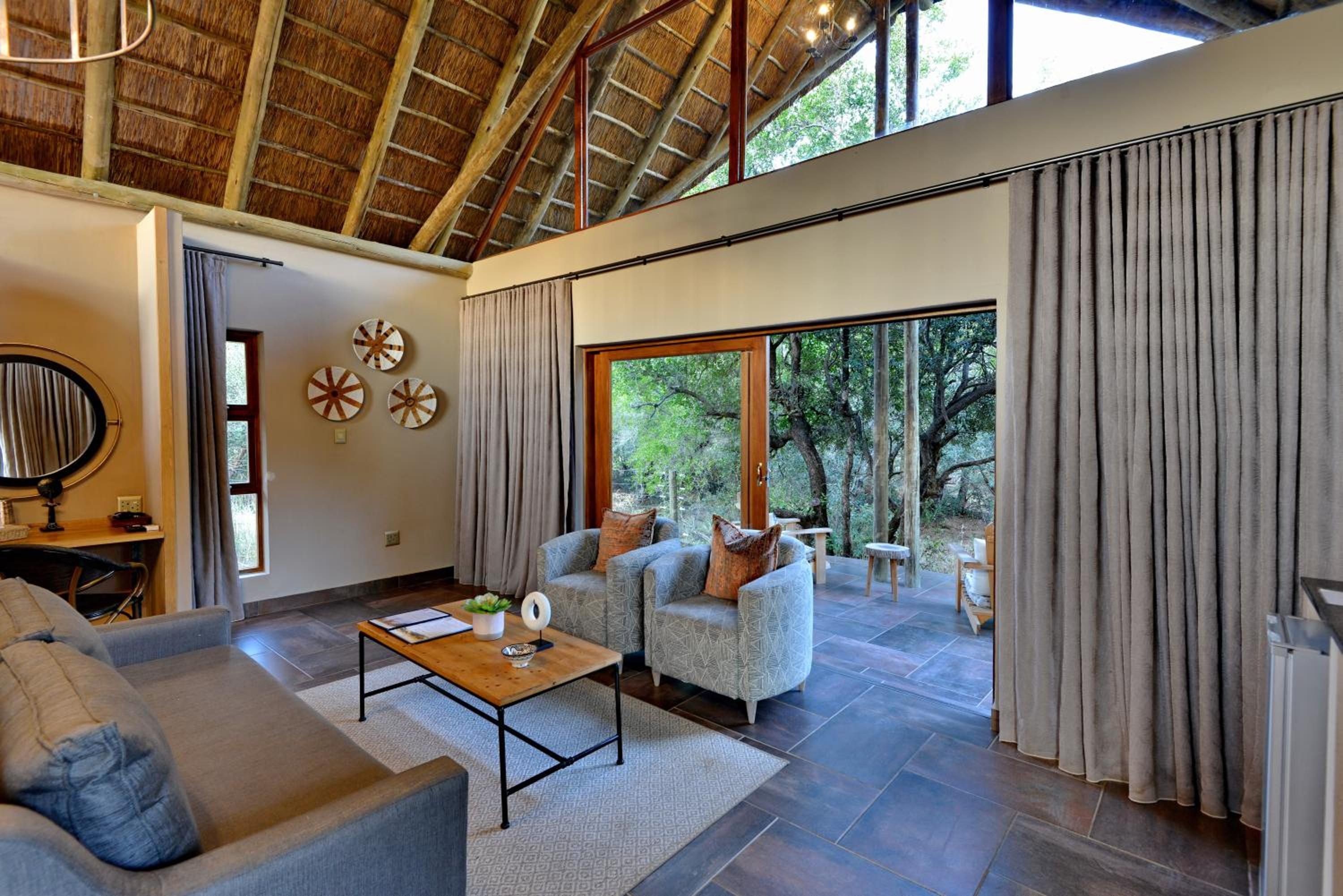 Luxury Suite with 2 Game Drives - Photo 4