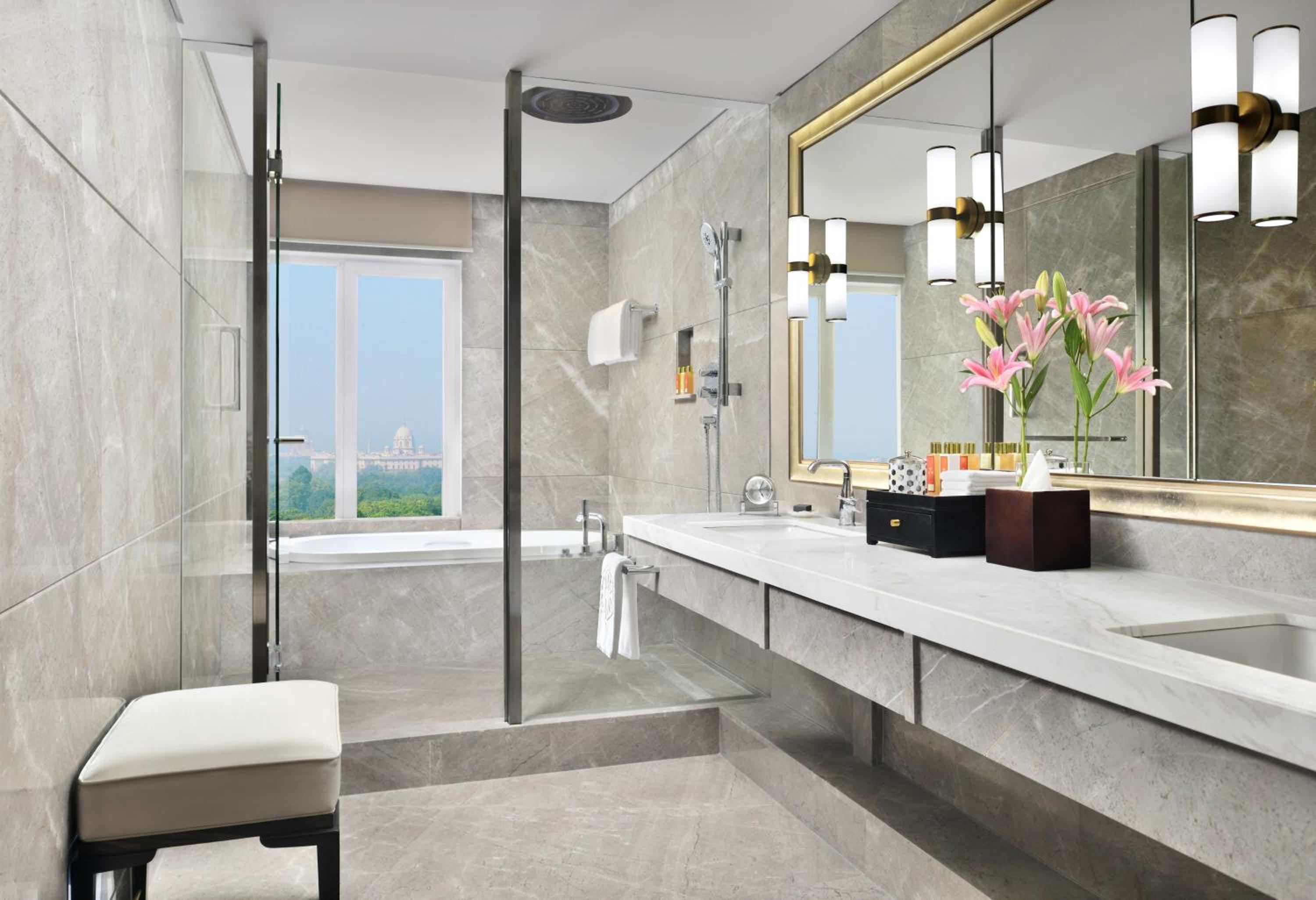 Grand Signature Suite | One way Airport Transfer | Club Lounge Access