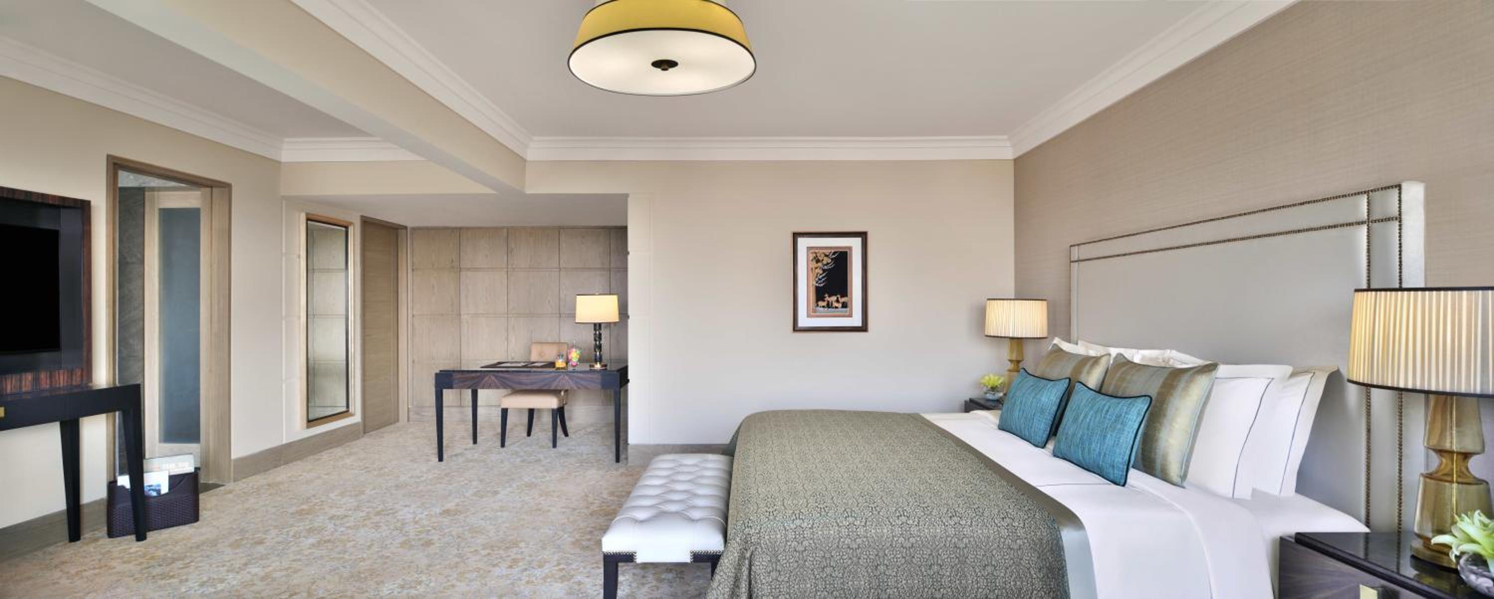 Grand Signature Suite | One way Airport Transfer | Club Lounge Access