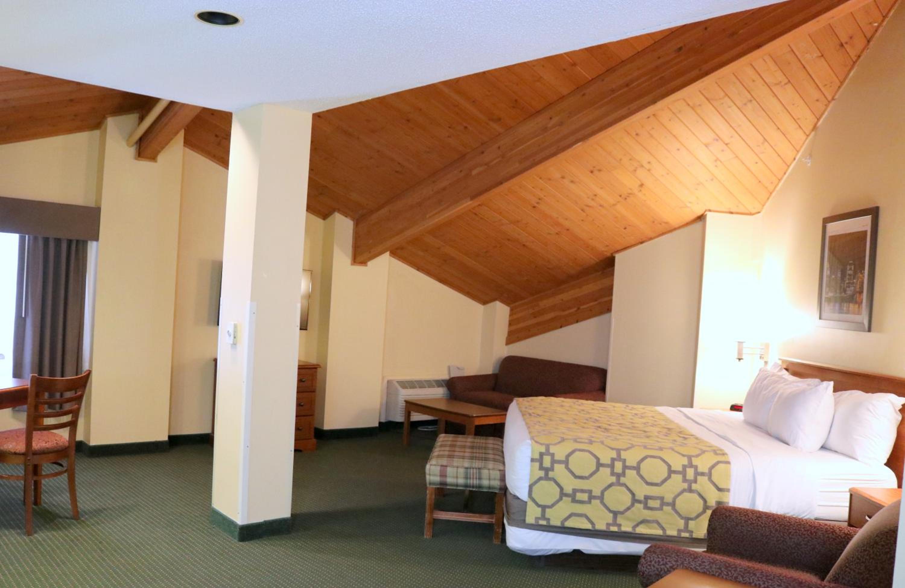 King Room with Balcony - Non Smoking - Photo 1
