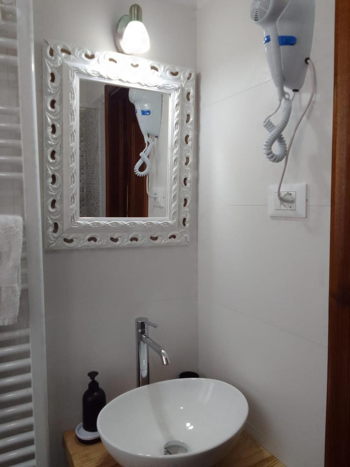 Family Room with Private Bathroom photo 3