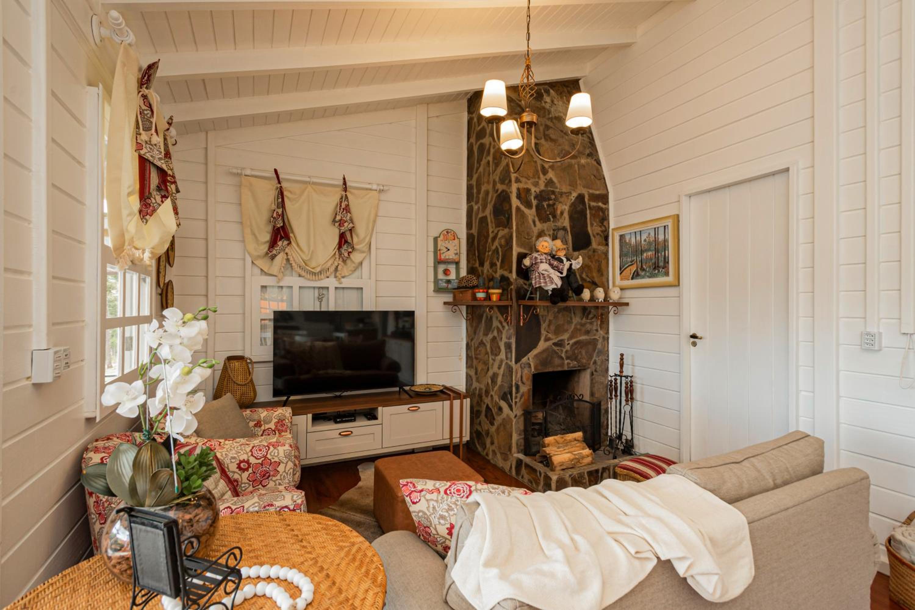 Three-Bedroom House photo 2