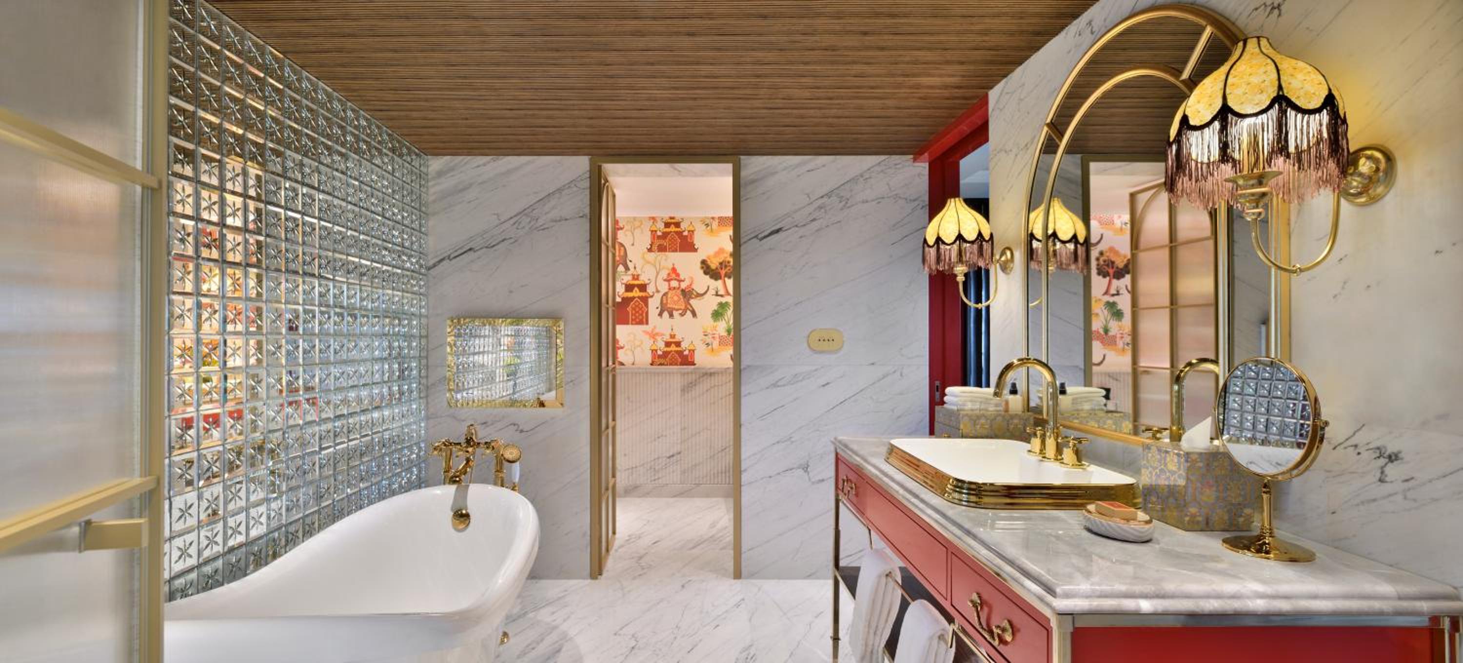 Signature Suite - Maharajah with one way airport transfer and access to club lounge