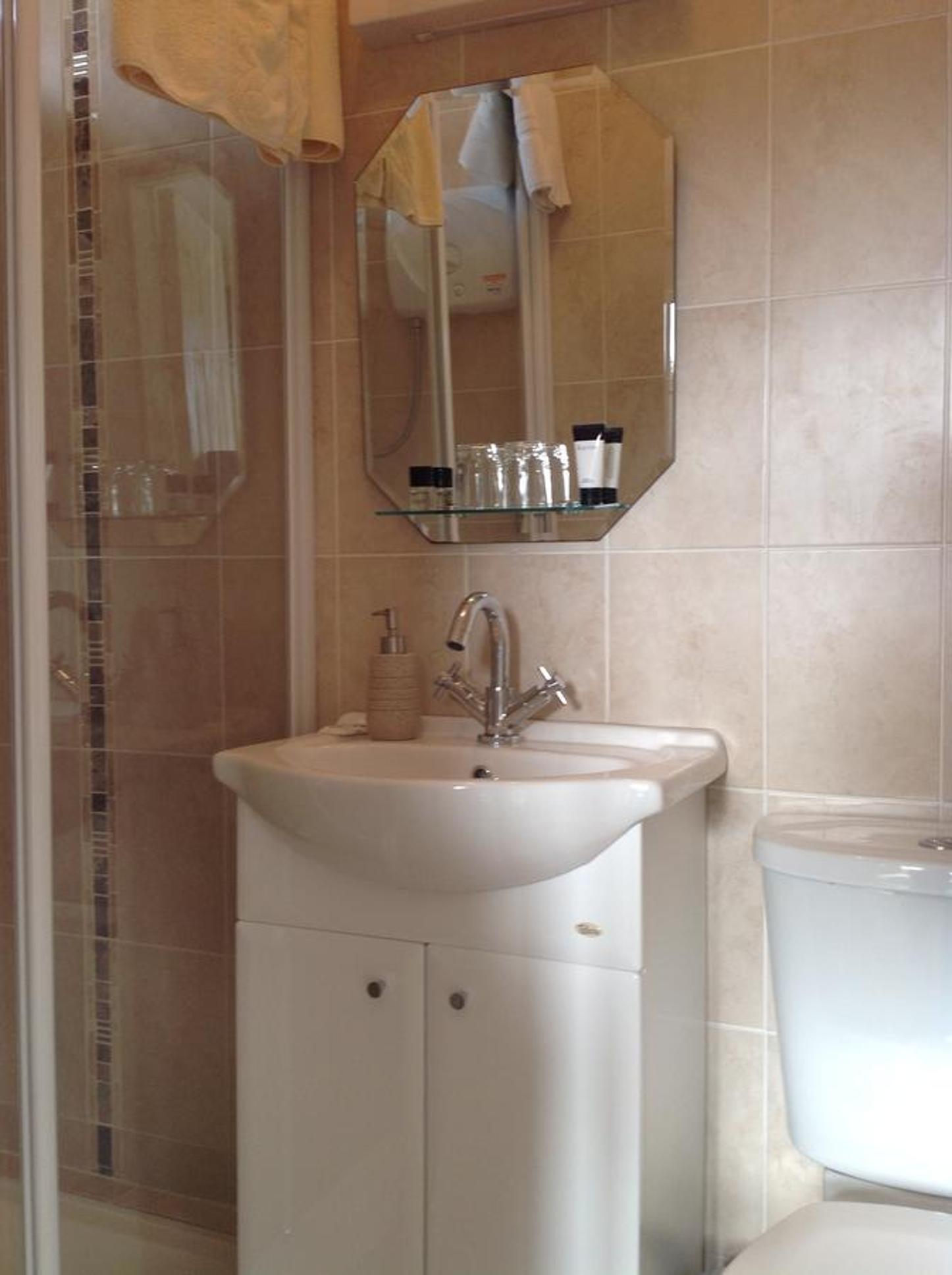 Twin Room with Bathroom photo 2