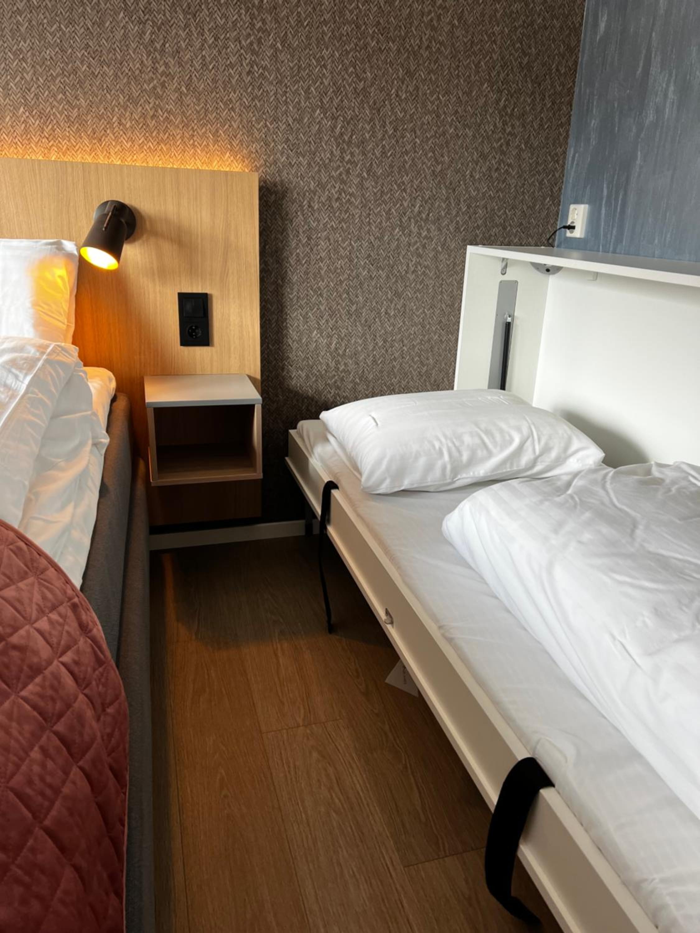 Double Room with Lake View - Photo 3
