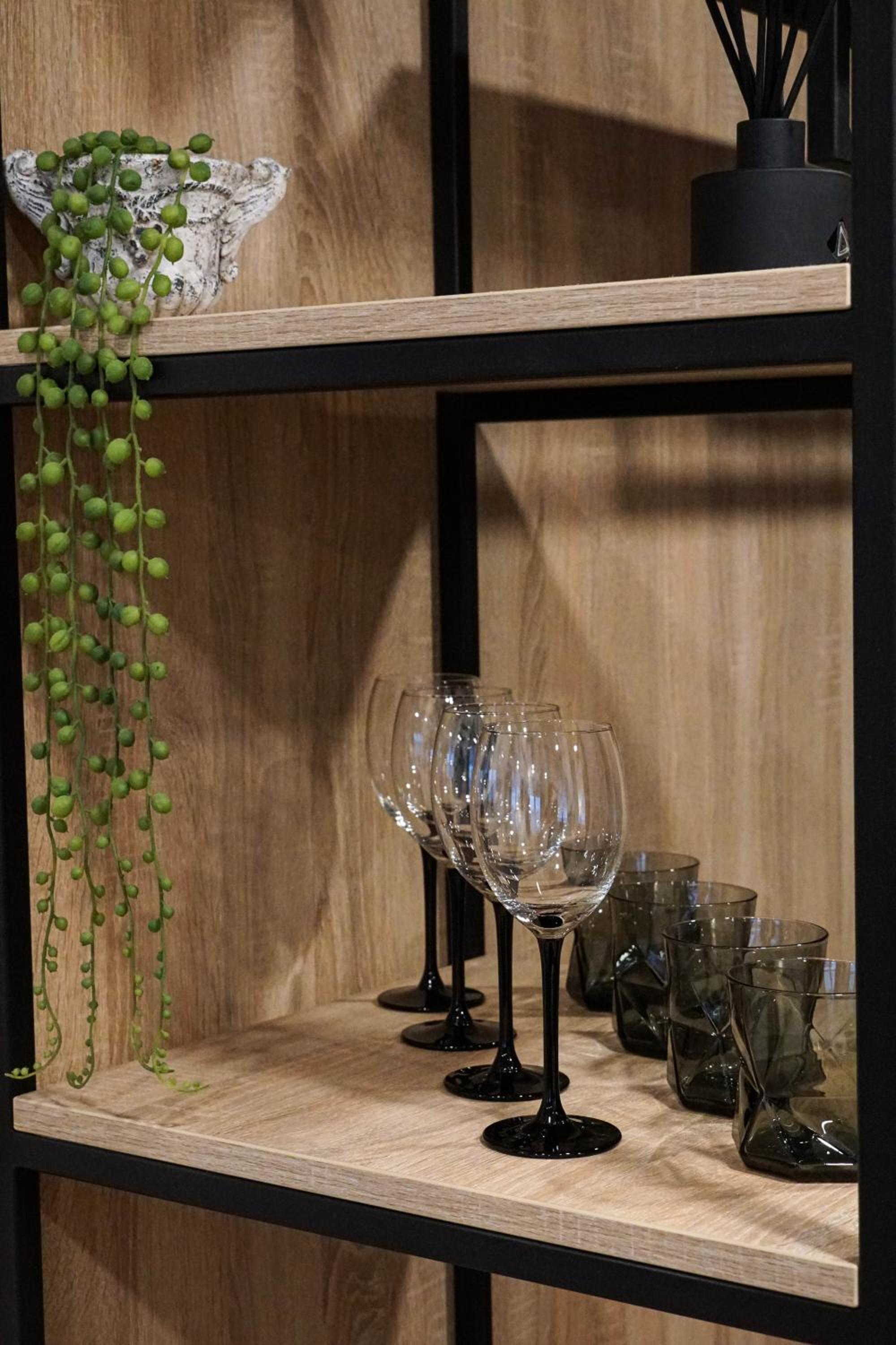 Quadruple Room with Balcony - Photo 11
